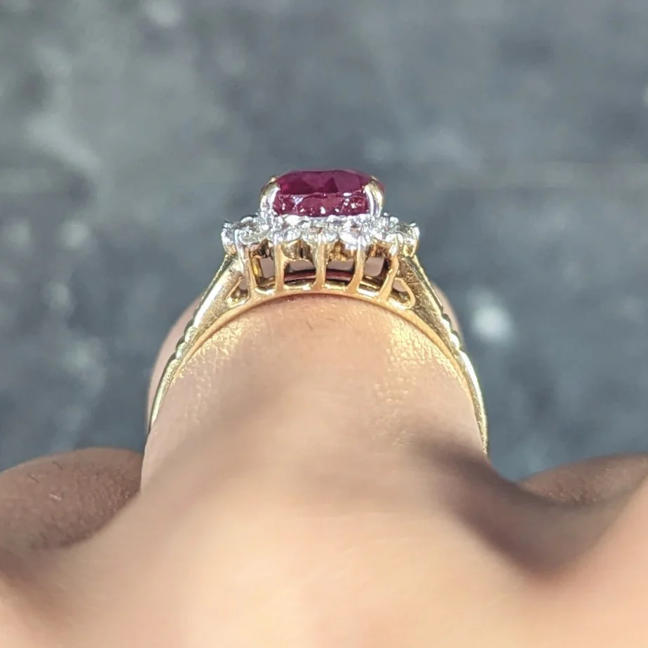 Mid-Century 2.00 CTW Burma Ruby Diamond 18 Karat Yellow Gold Vintage Halo Ring GIA - Image 10