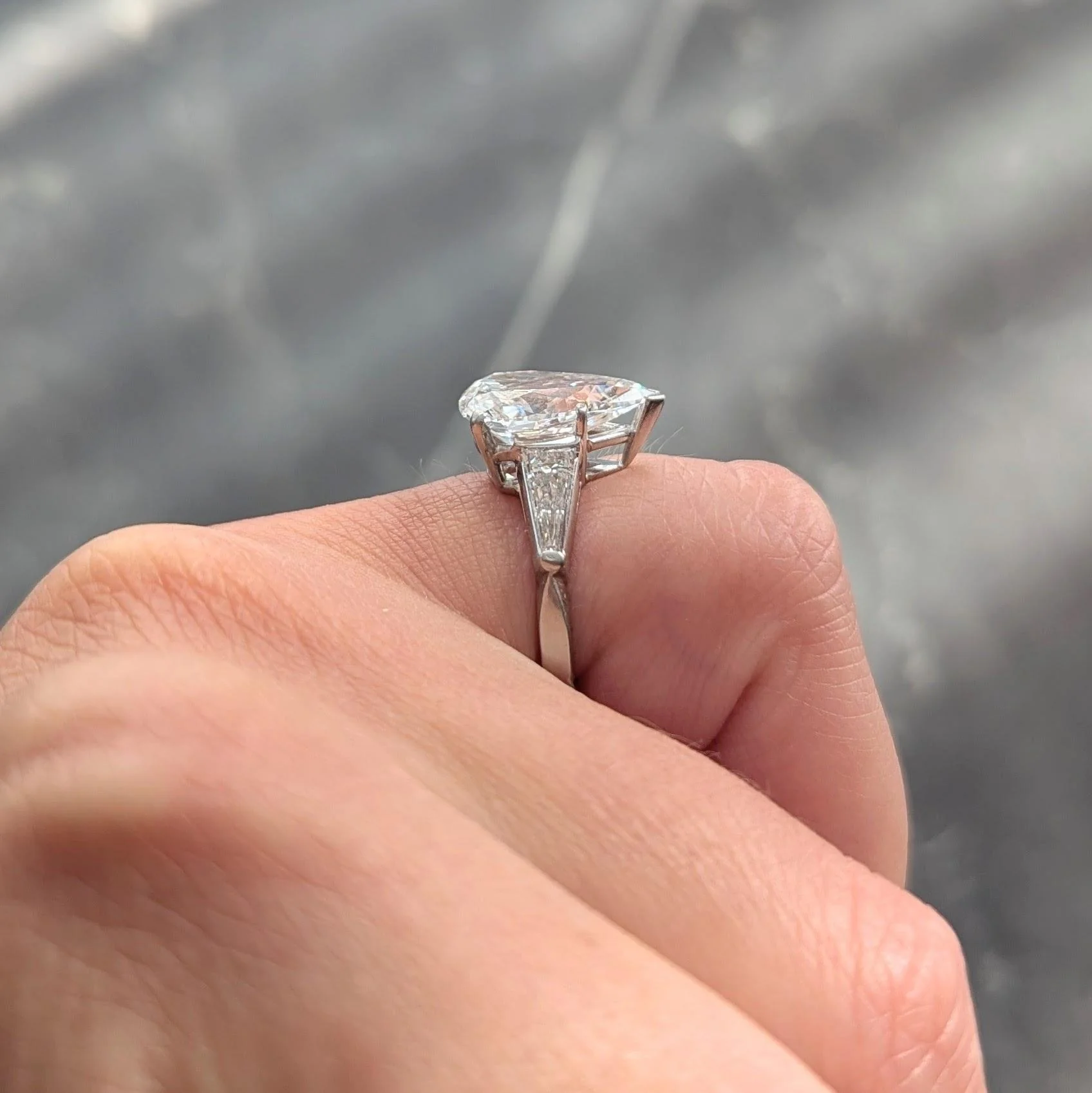 Mid-Century 3.64 CTW Pear Cut Diamond Platinum Vintage Three Stone Engagement Ring GIA - Image 11