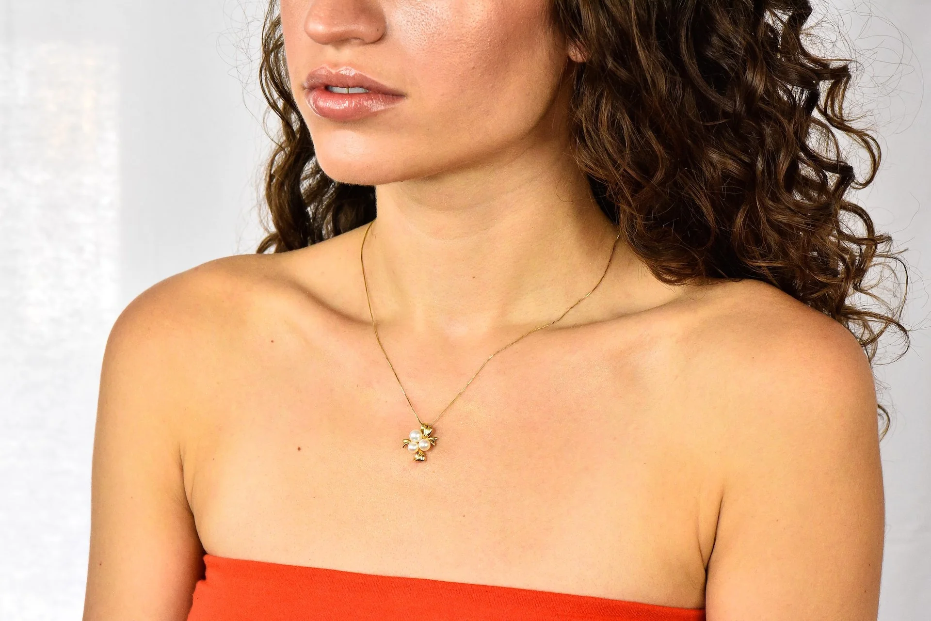 Mikimoto Cultured Pearl 18 Karat Gold Ribbon Pendant Necklace - Image 9