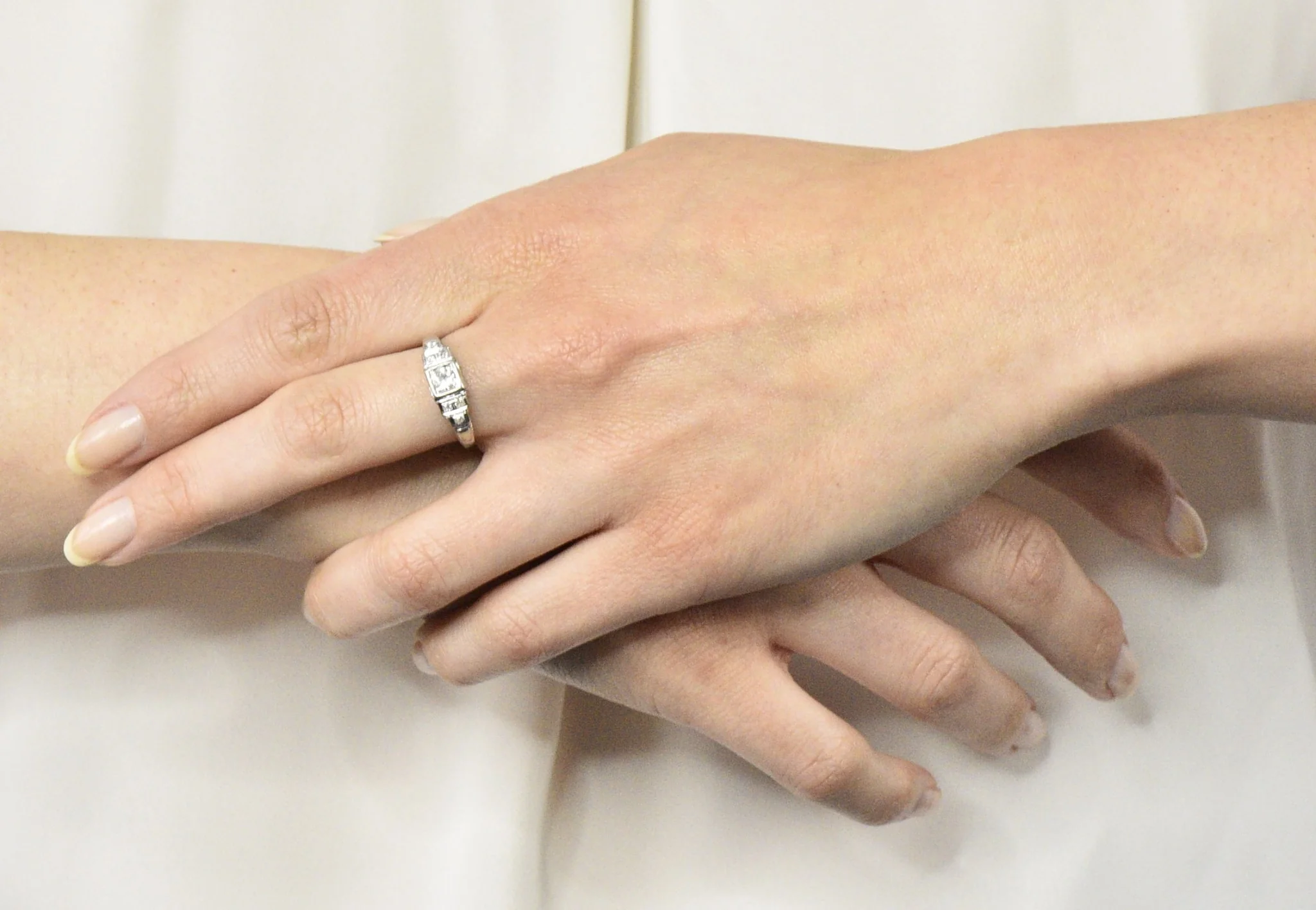 MK Edwardian Diamond 18 Karat White Gold Antique Engagement Ring - Image 8