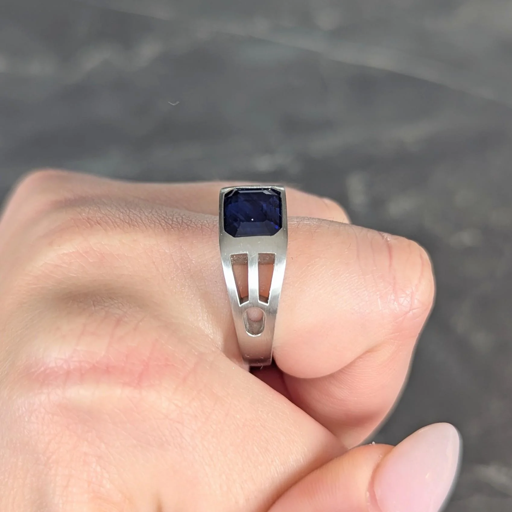 Modernist 5.60 CT Blue Sapphire Platinum Geometric Unisex Men's Signet Ring - Image 11
