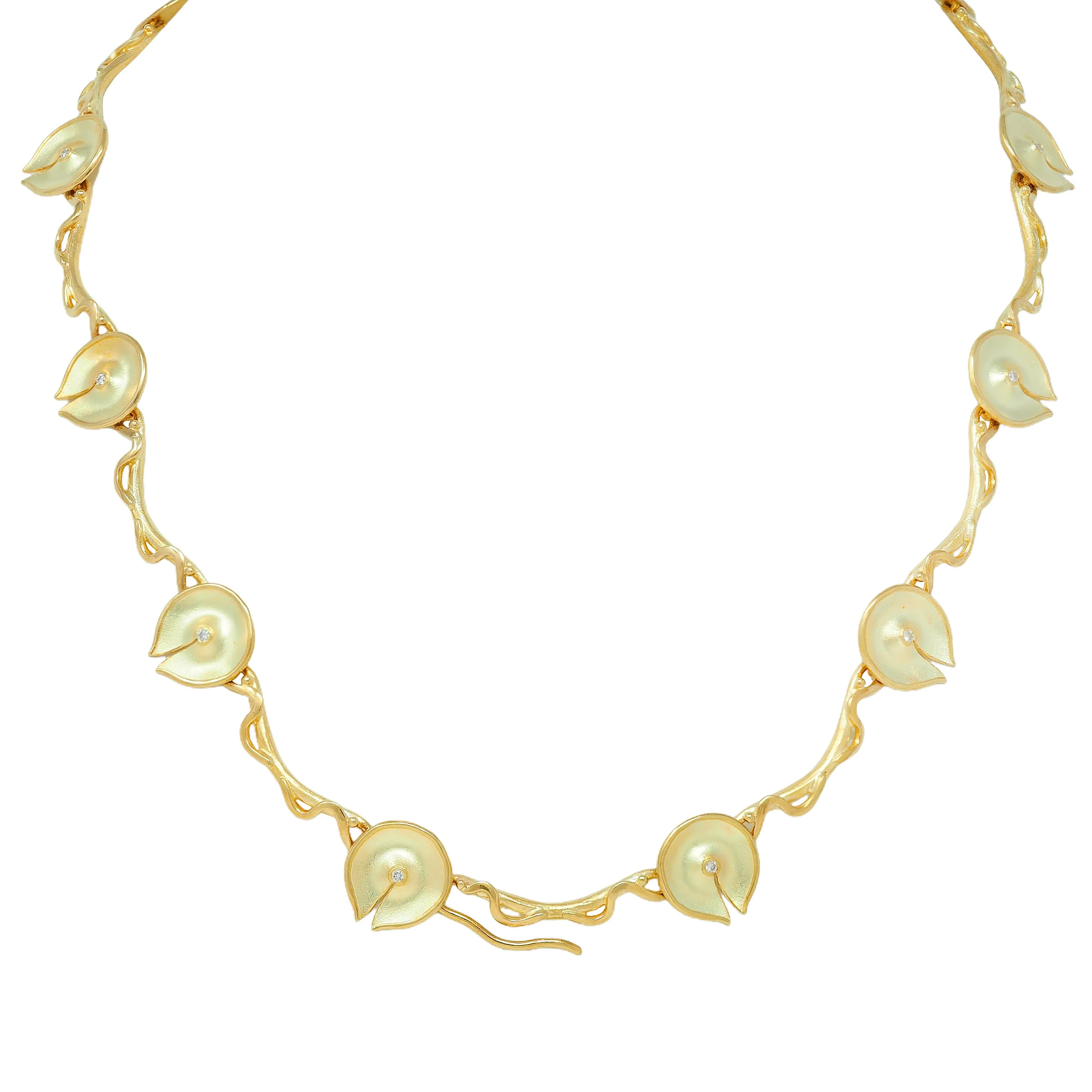 Modernist Diamond 18 Karat Yellow Gold Vintage Lily Pad Chain Necklace - Image 5