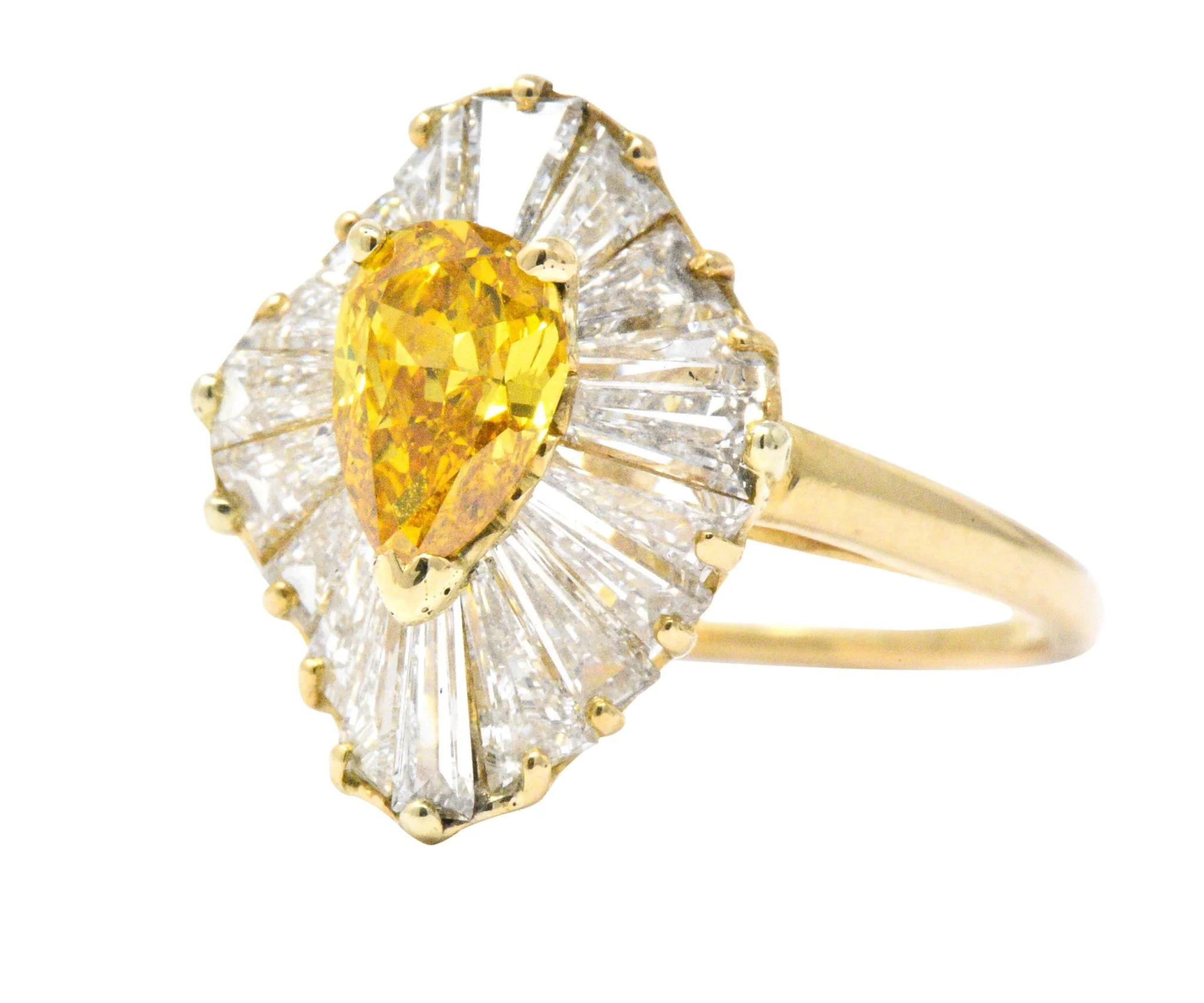 OSCAR HEYMAN 2.74 CTW Fancy Yellow Diamond 18 Karat Gold Ballerina Halo Ring GIA - Image 6
