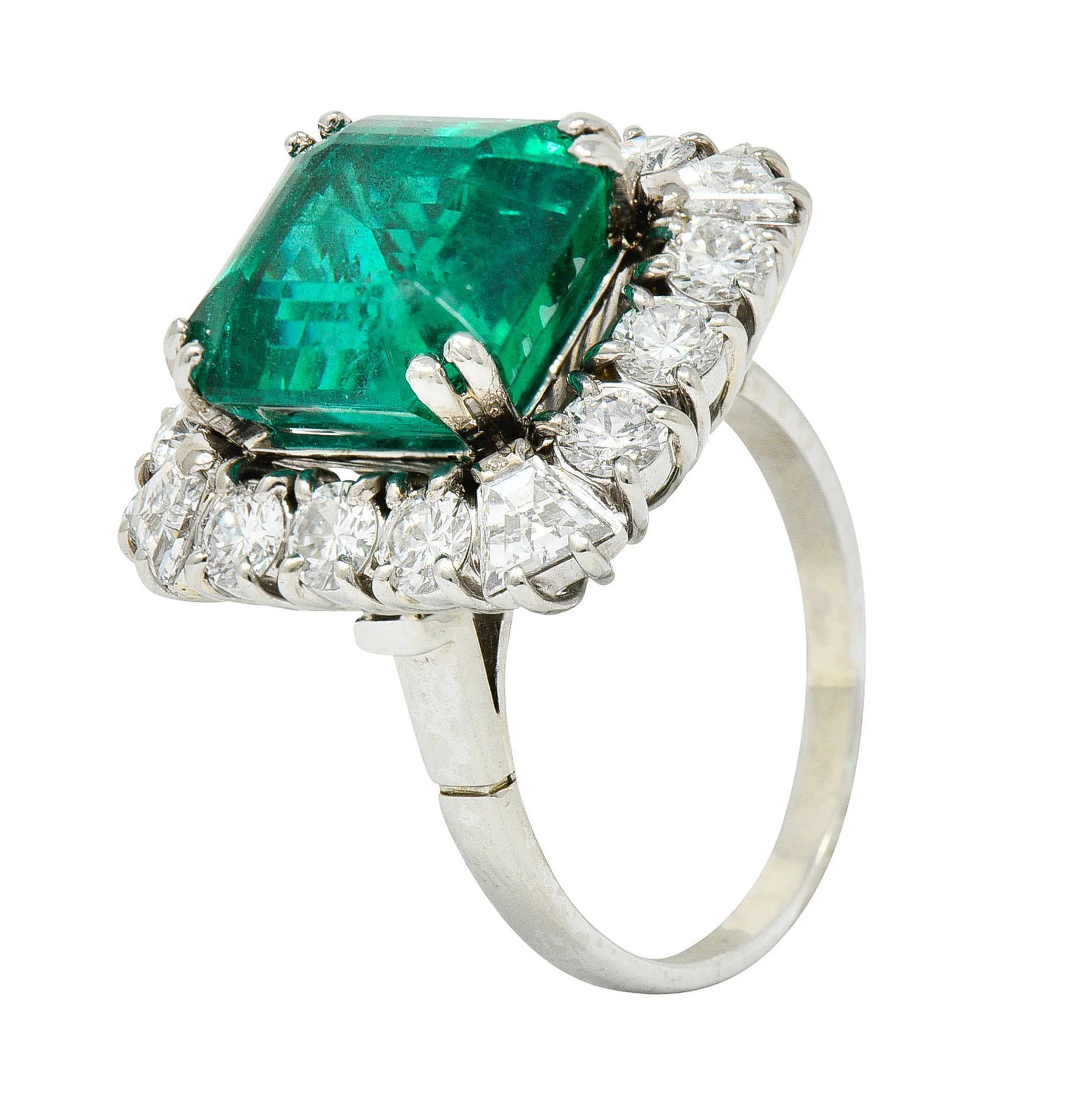 Outstanding 1950's Mid-Century Colombian Emerald Diamond 18 Karat White Gold Vintage Cluster Ring AGL - Image 11