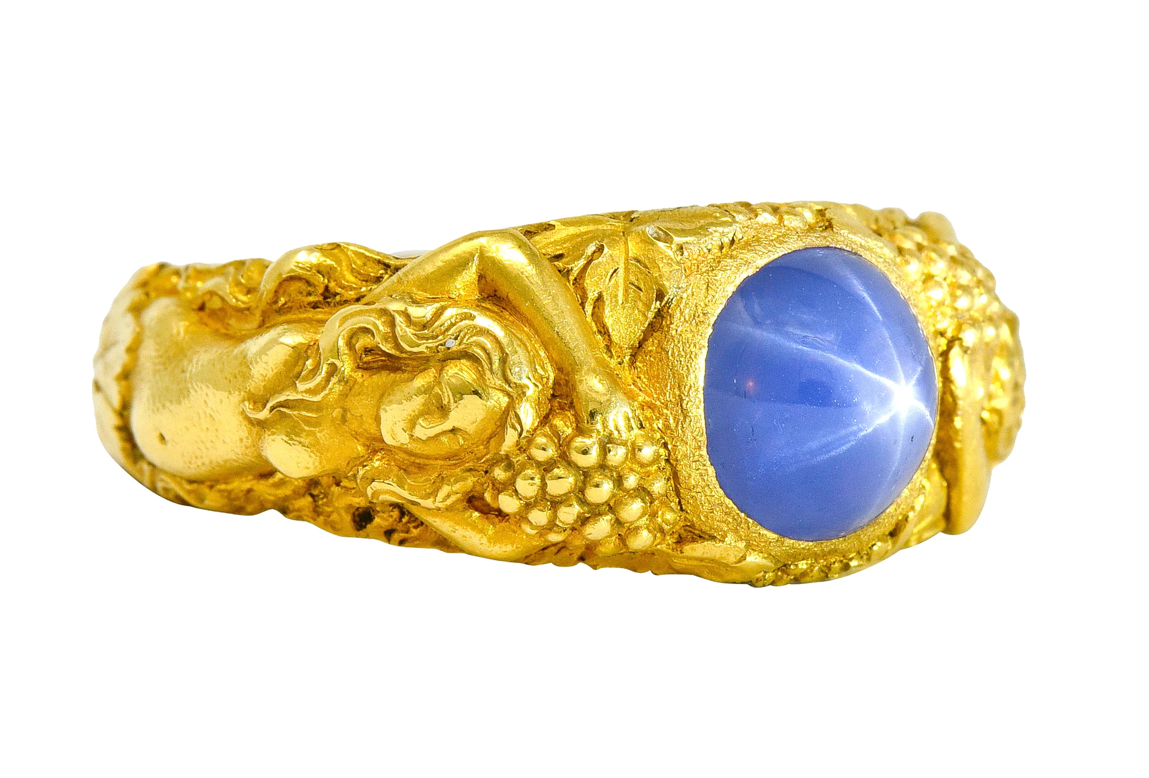 Outstanding Tiffany & Co. Art Nouveau Star Sapphire 18 Karat Gold Bacchantes Unisex Men’s Ring - Image 5