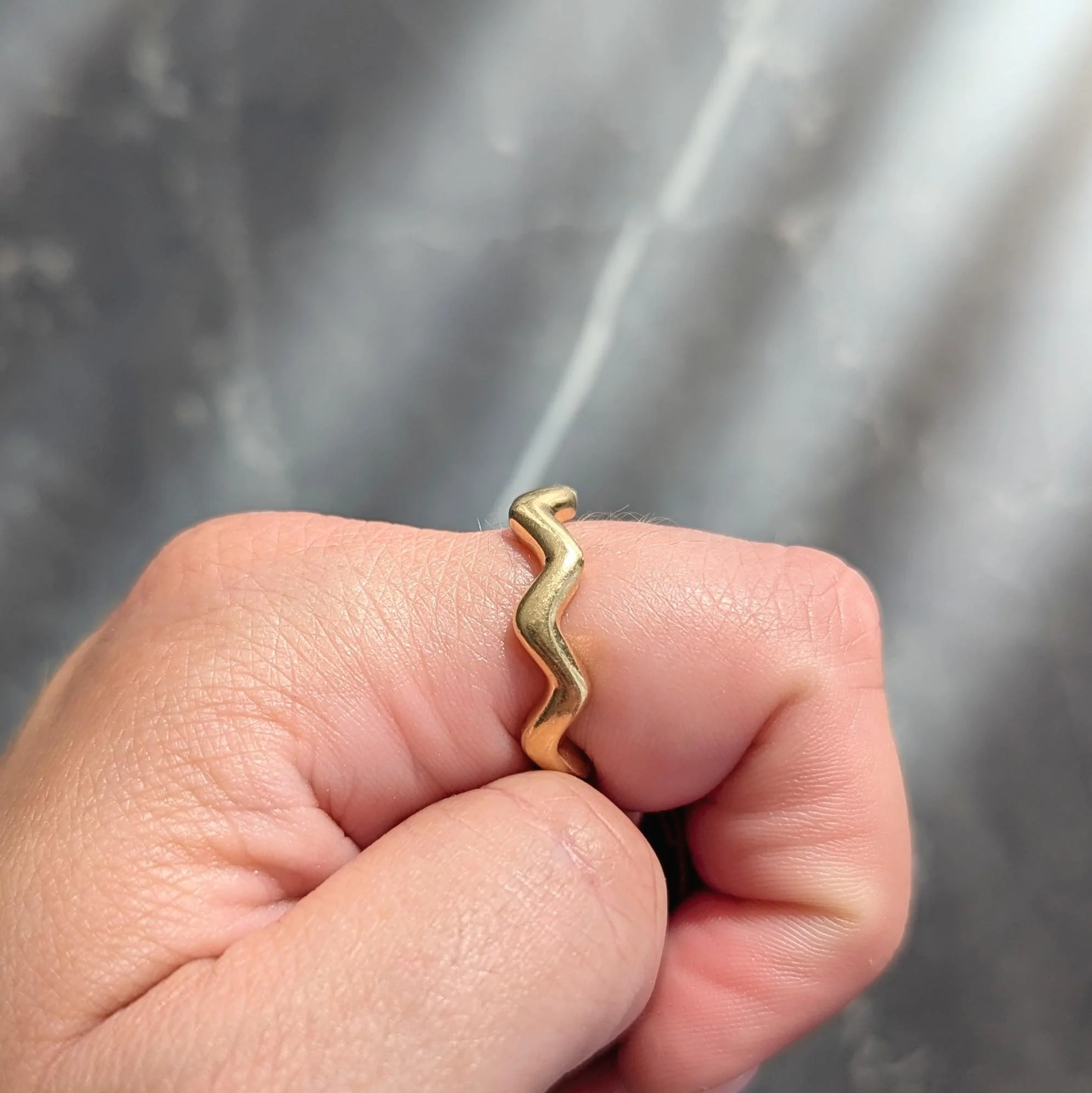 Paloma Picasso Tiffany & Co. 1980's 18 Karat Yellow Gold Vintage Wave Band Ring - Image 10