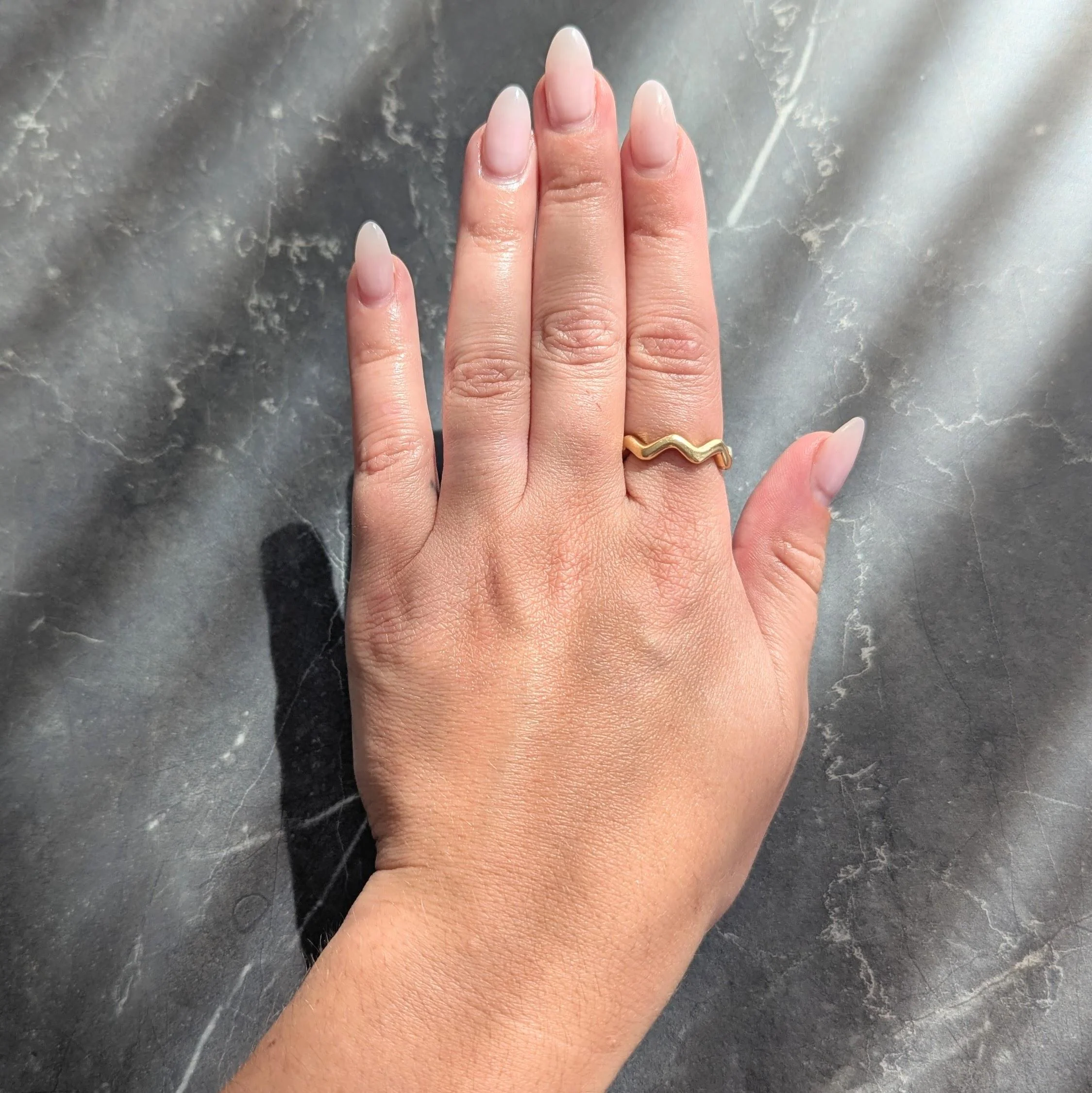 Paloma Picasso Tiffany & Co. 1980's 18 Karat Yellow Gold Vintage Wave Band Ring - Image 8