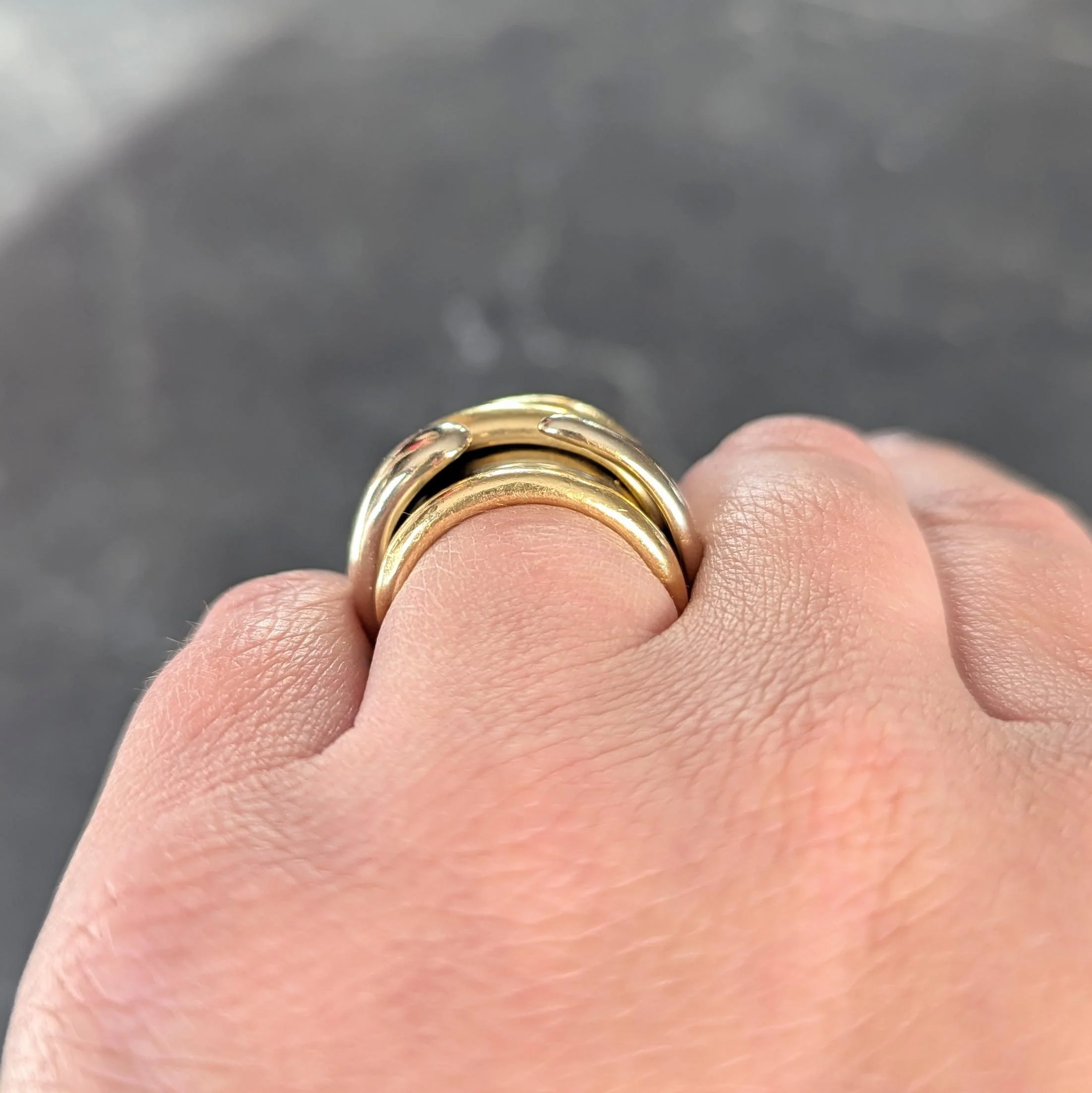 Pomellato 1990's 18 Karat Two-Tone Gold Vintage Spinning Tubolare Band Ring - Image 12