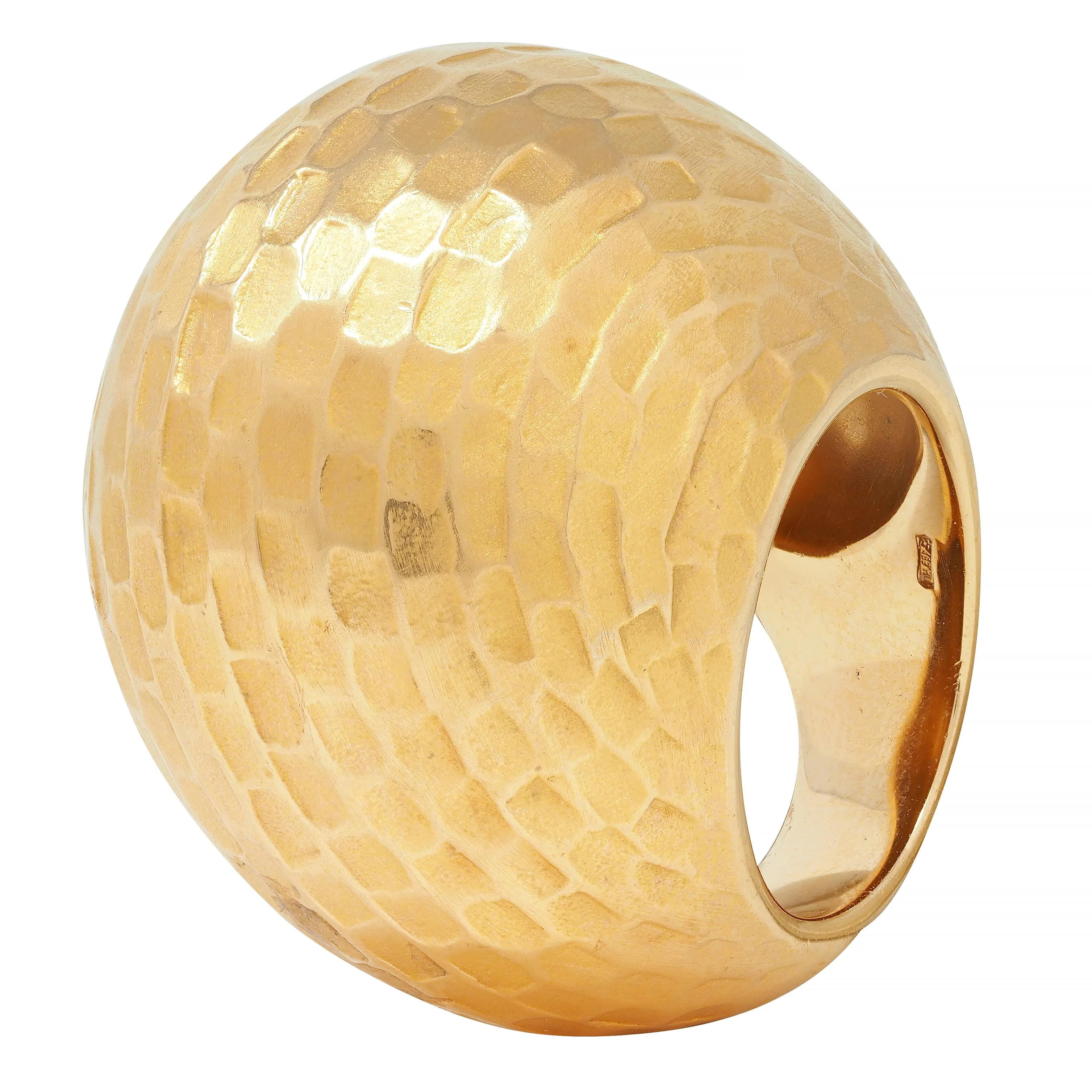 Pomellato 2005 18 Karat Yellow Gold Hammered Duna Cocktail Ring - Image 3