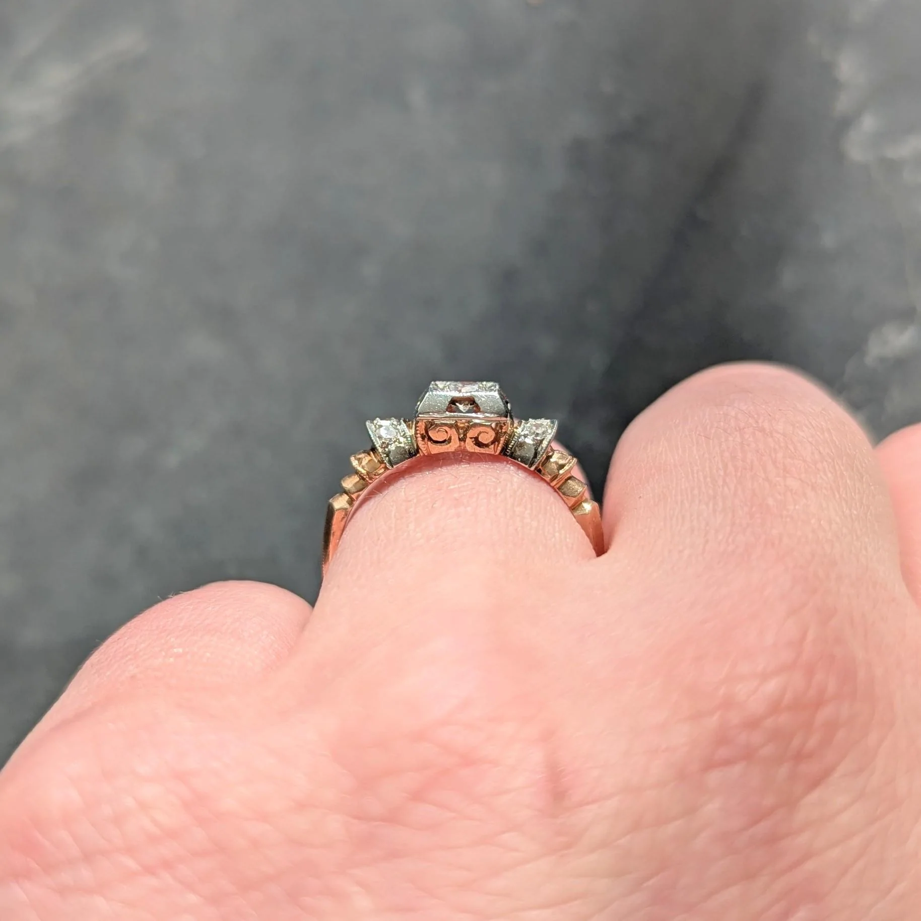 Retro 0.28 CTW Diamond 18 Karat Two-Tone Gold Fanning Vintage Engagement Ring - Image 12