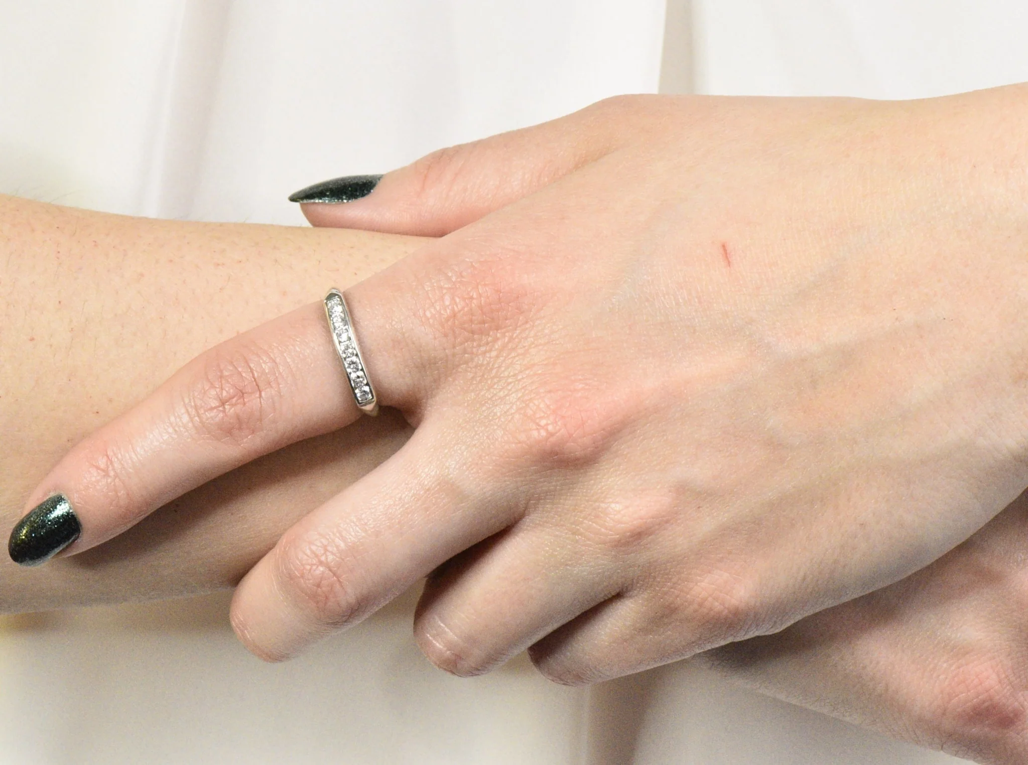 Retro 0.55 CTW Diamond Platinum Band Stackable Ring - Image 9