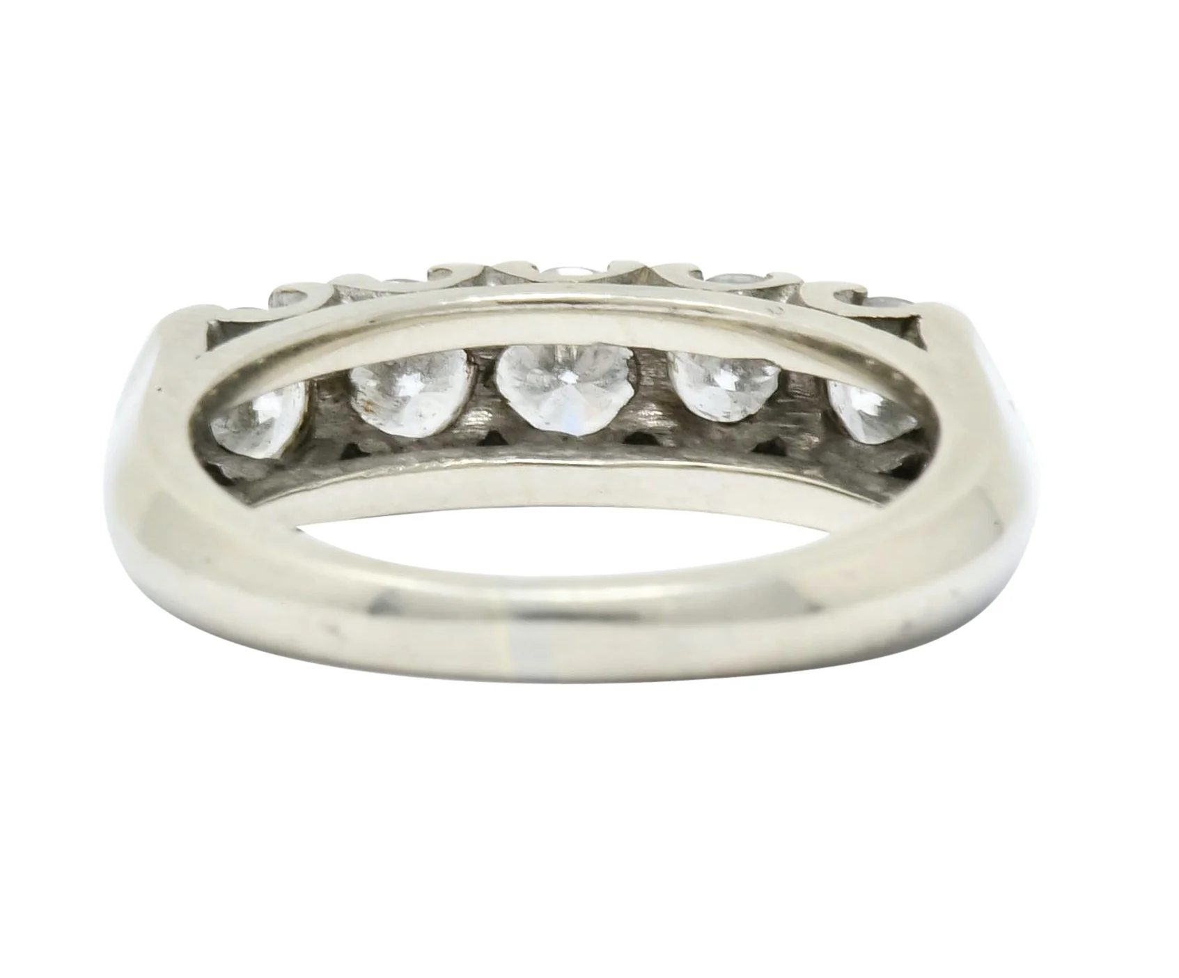 Retro 1.00 CTW Diamond 14 Karat White Gold Fishtail Band Ring - Image 4