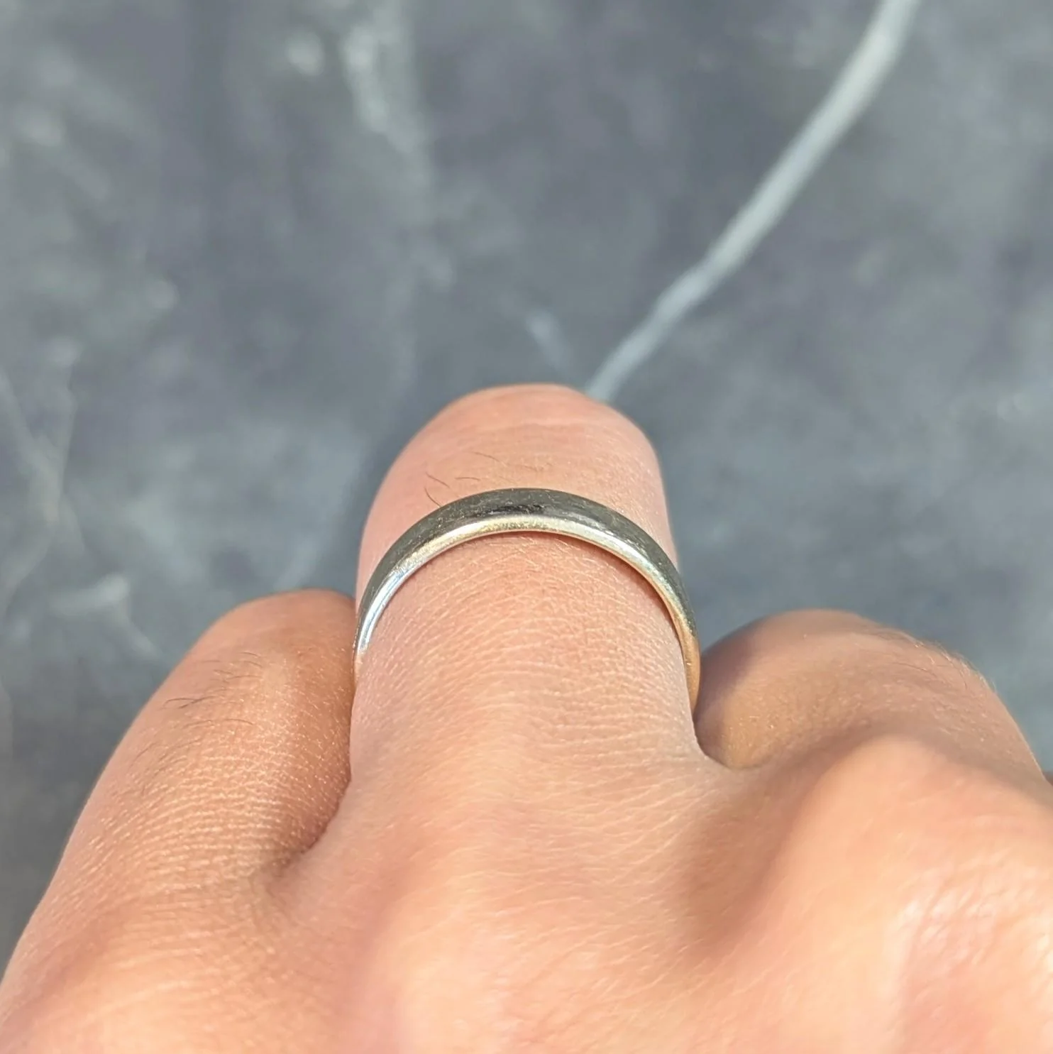 Retro 1943 14 Karat Yellow Gold Vintage Wedding Band Ring - Image 12