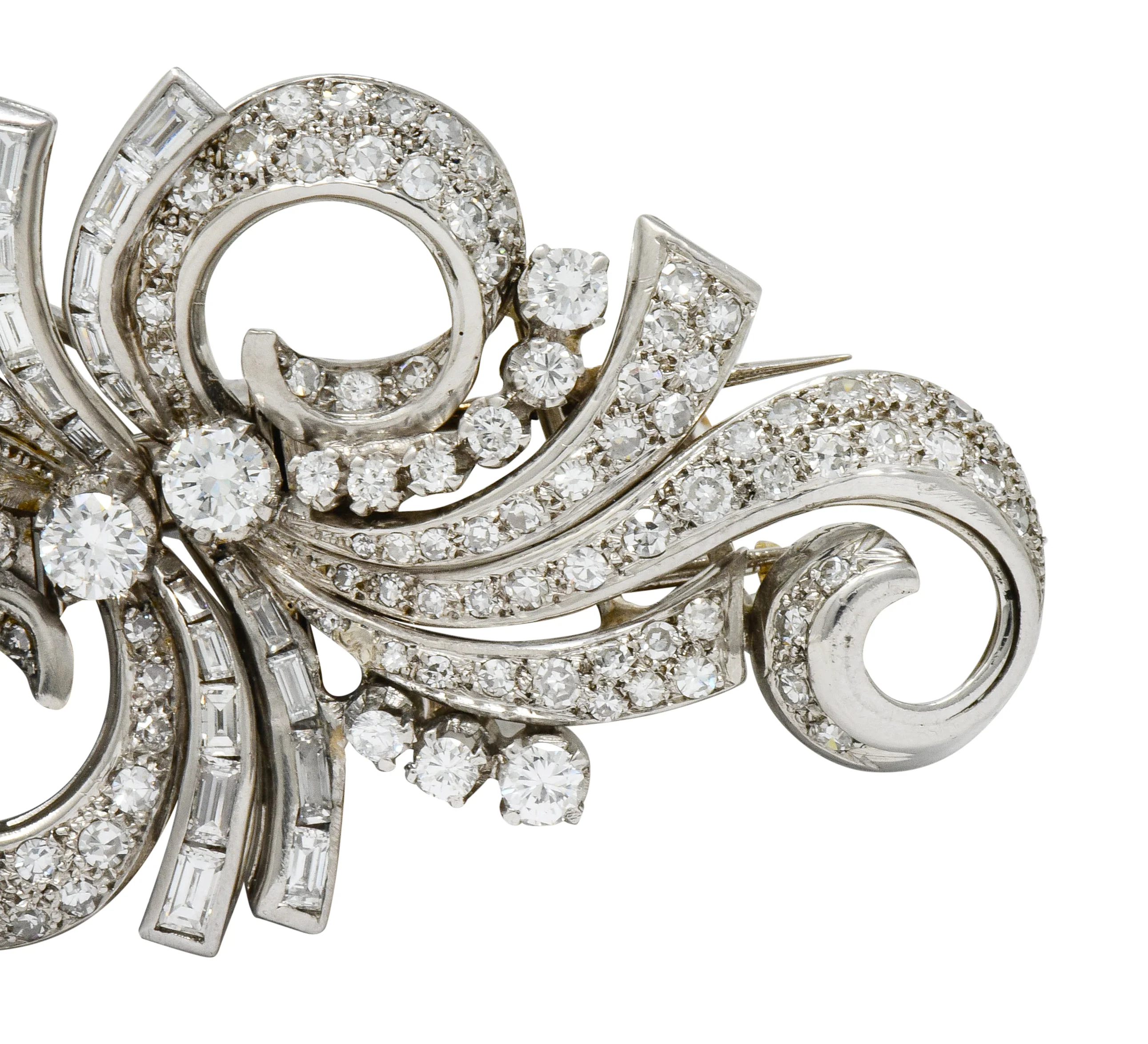 Retro 5.78 CTW Diamond Platinum Scrolling Ribbon Clips Brooch - Image 5