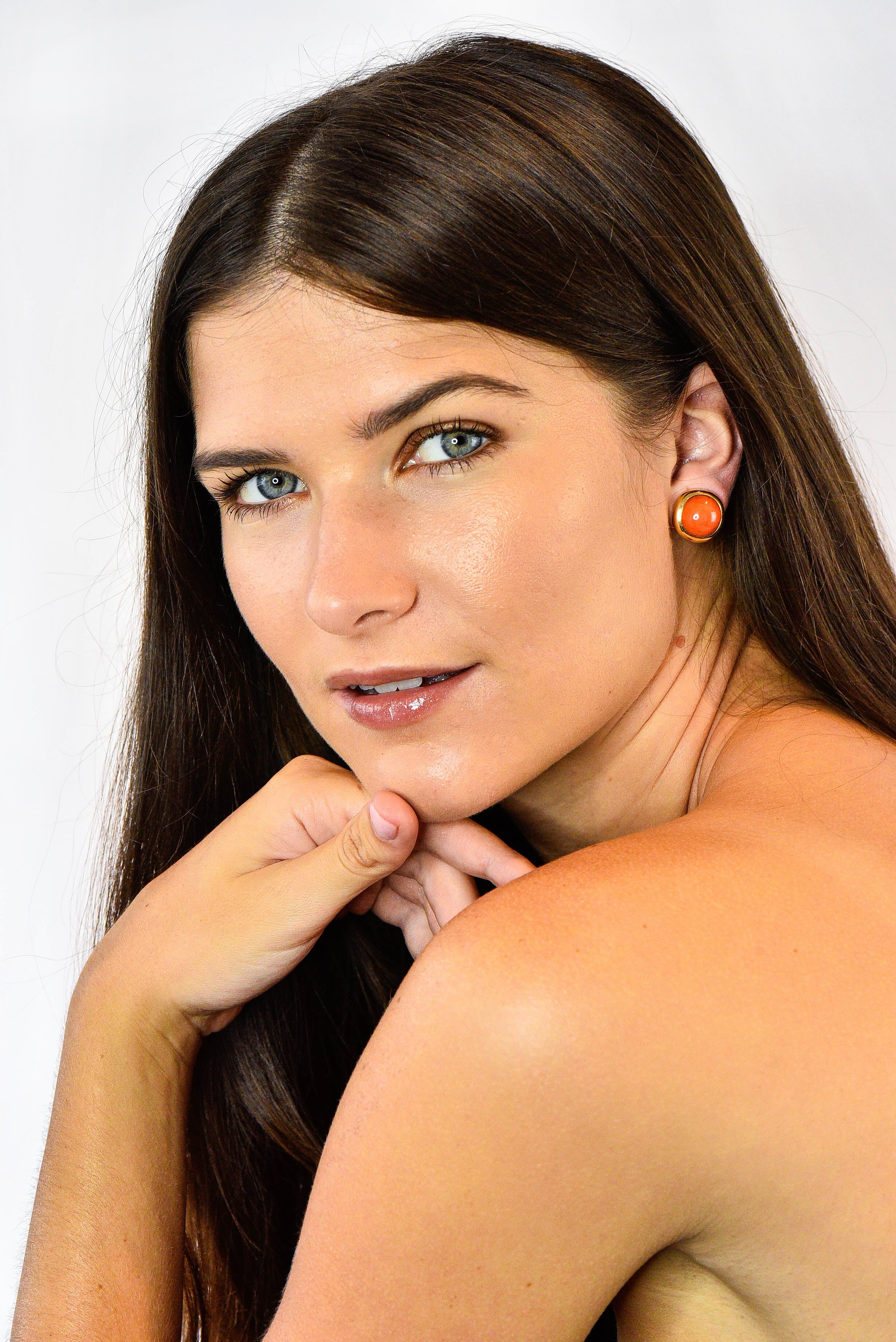 Retro Coral Cabochon 14 Karat Yellow Gold Circular Earrings - Image 10