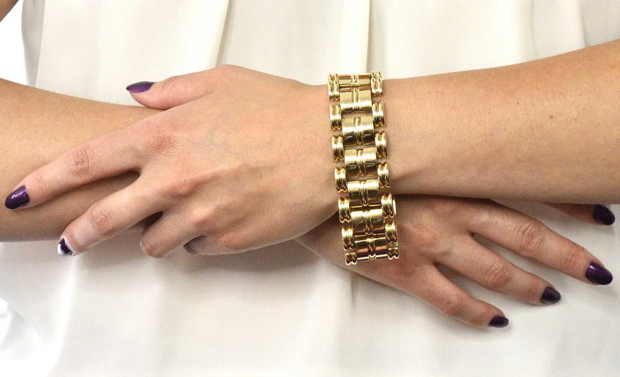 Retro Tiffany & Co. 14 Karat Gold Substantial Wide Ribbed Link Bracelet - Image 11