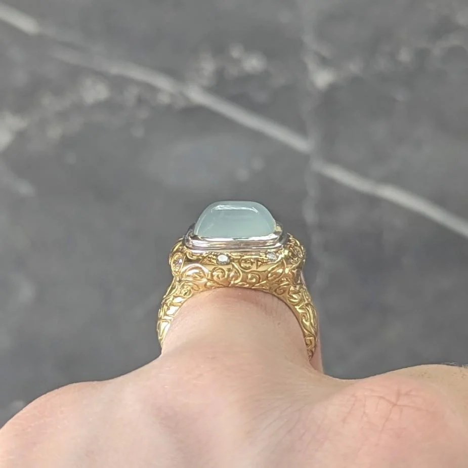 SeidenGang 2000's Chalcedony Diamond 18 Karat Two-Tone Gold Scrolling Foliate Ring - Image 10