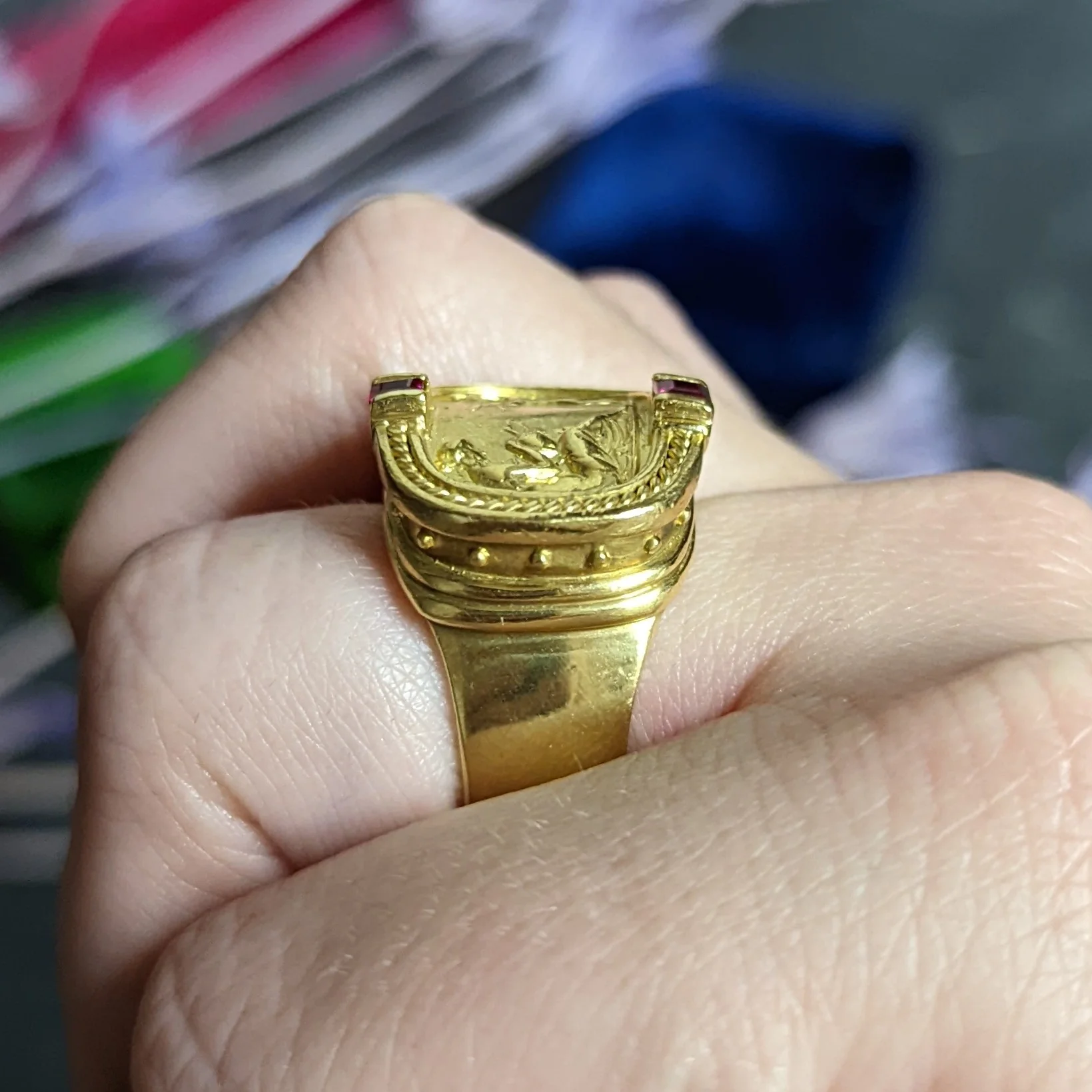 SeidenGang Ruby 18 Karat Yellow Gold Cupid Venus Classic Ring - Image 13
