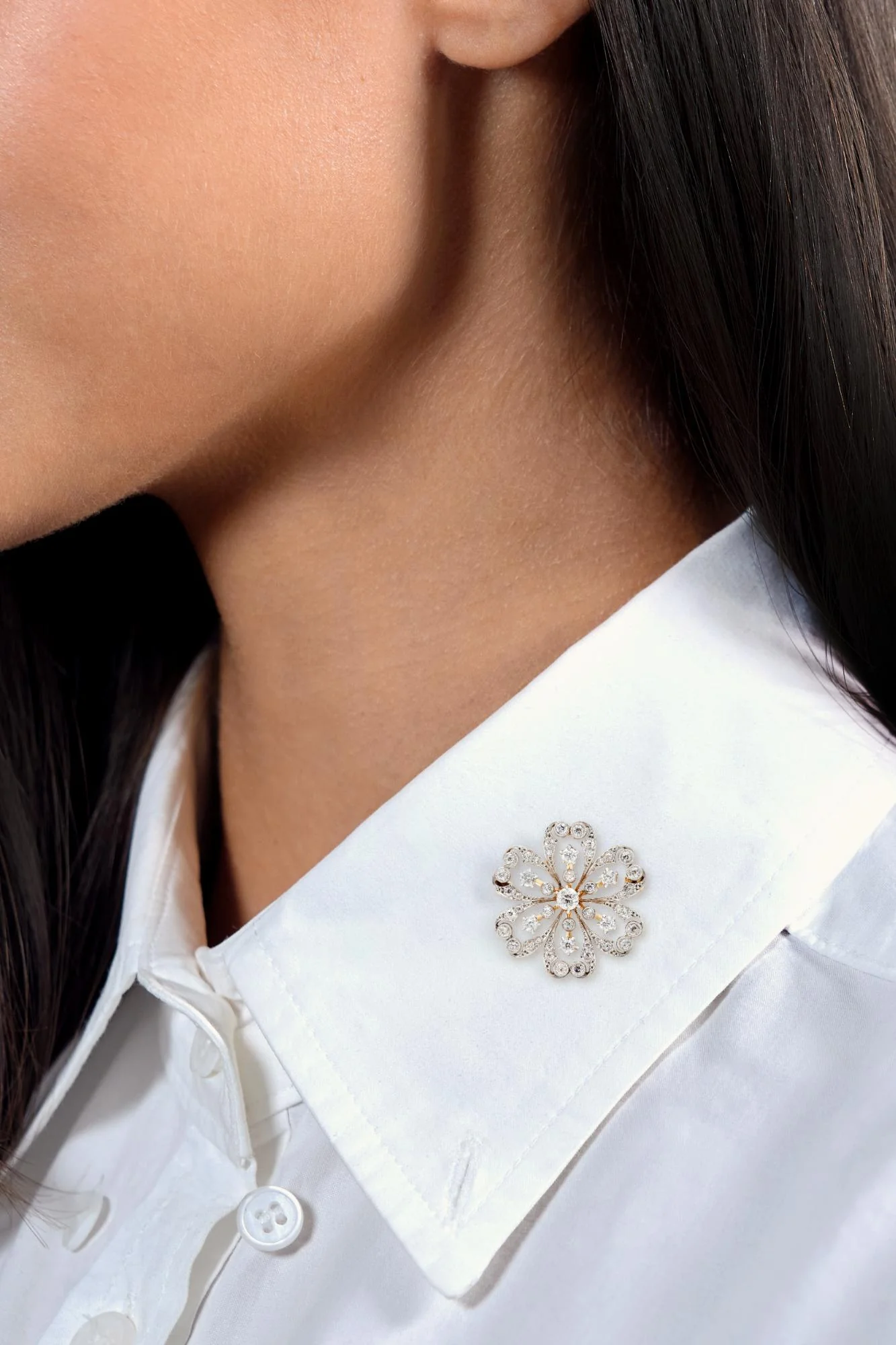 Shreve & Co. Edwardian Diamond 18 Karat Yellow Gold Platinum Antique Flower Pendant Brooch - Image 2