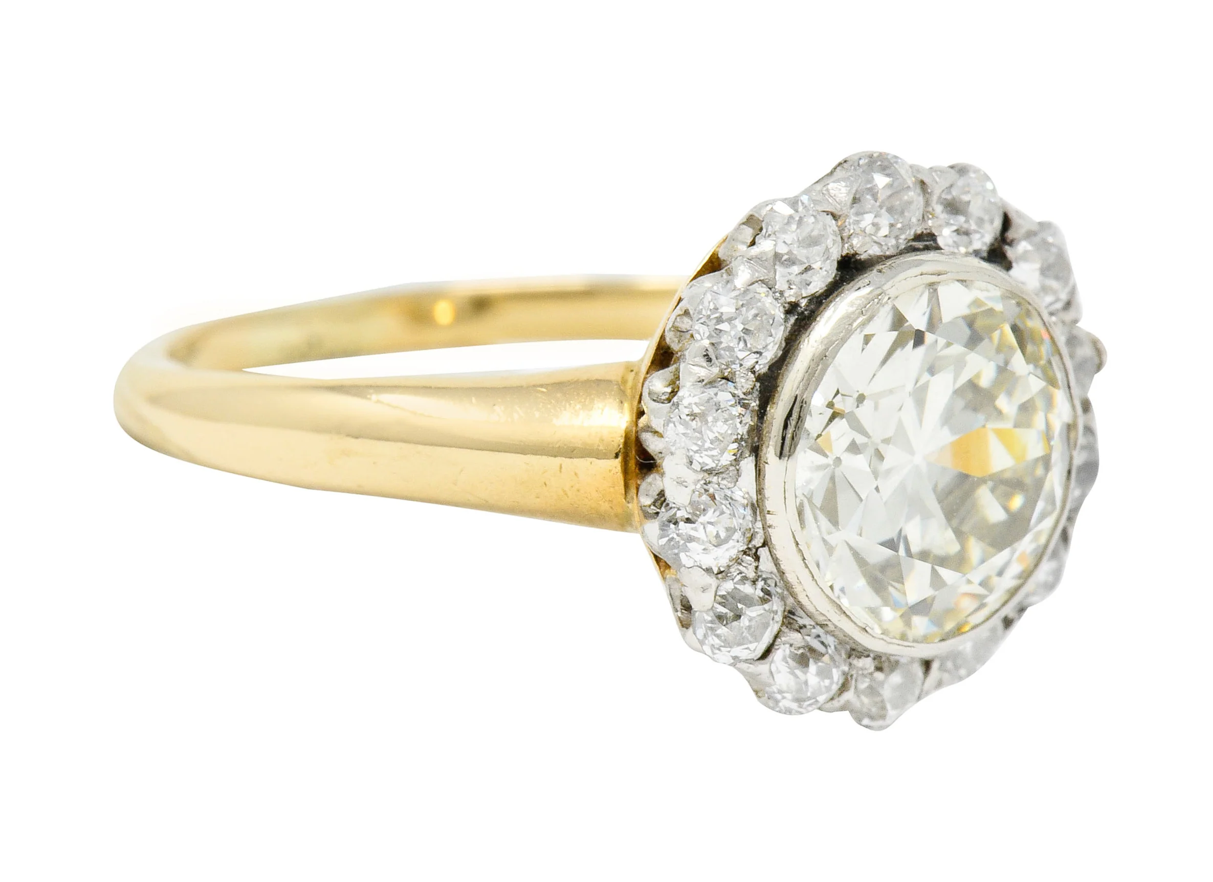 Superb Edwardian 2.61 CTW Diamond Platinum-Topped 14 Karat Gold Cluster Engagement Ring GIA - Image 2