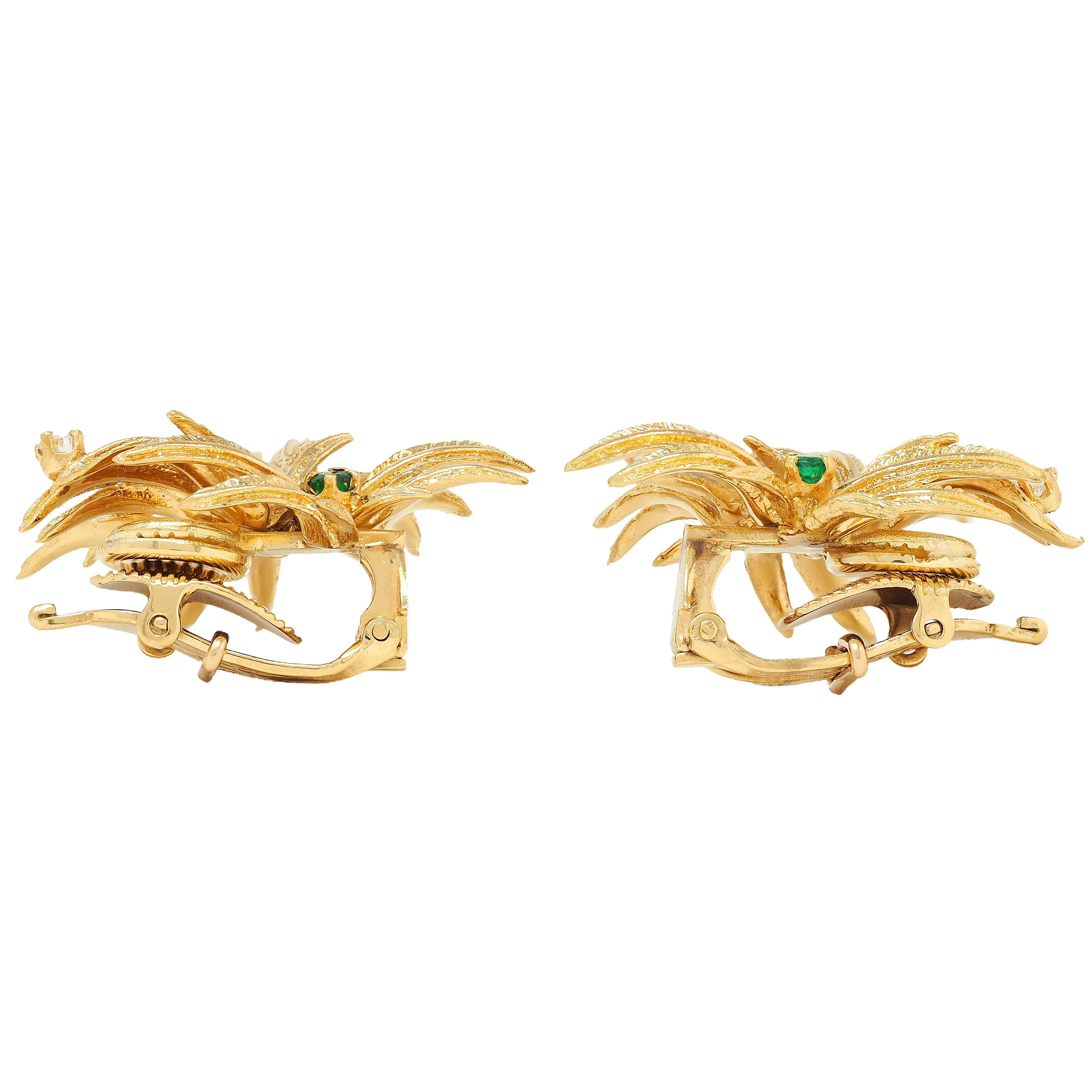 Tiffany & Co. 1960s Emerald Diamond 18 Karat Yellow Gold Vintage Foliate Earrings - Image 6