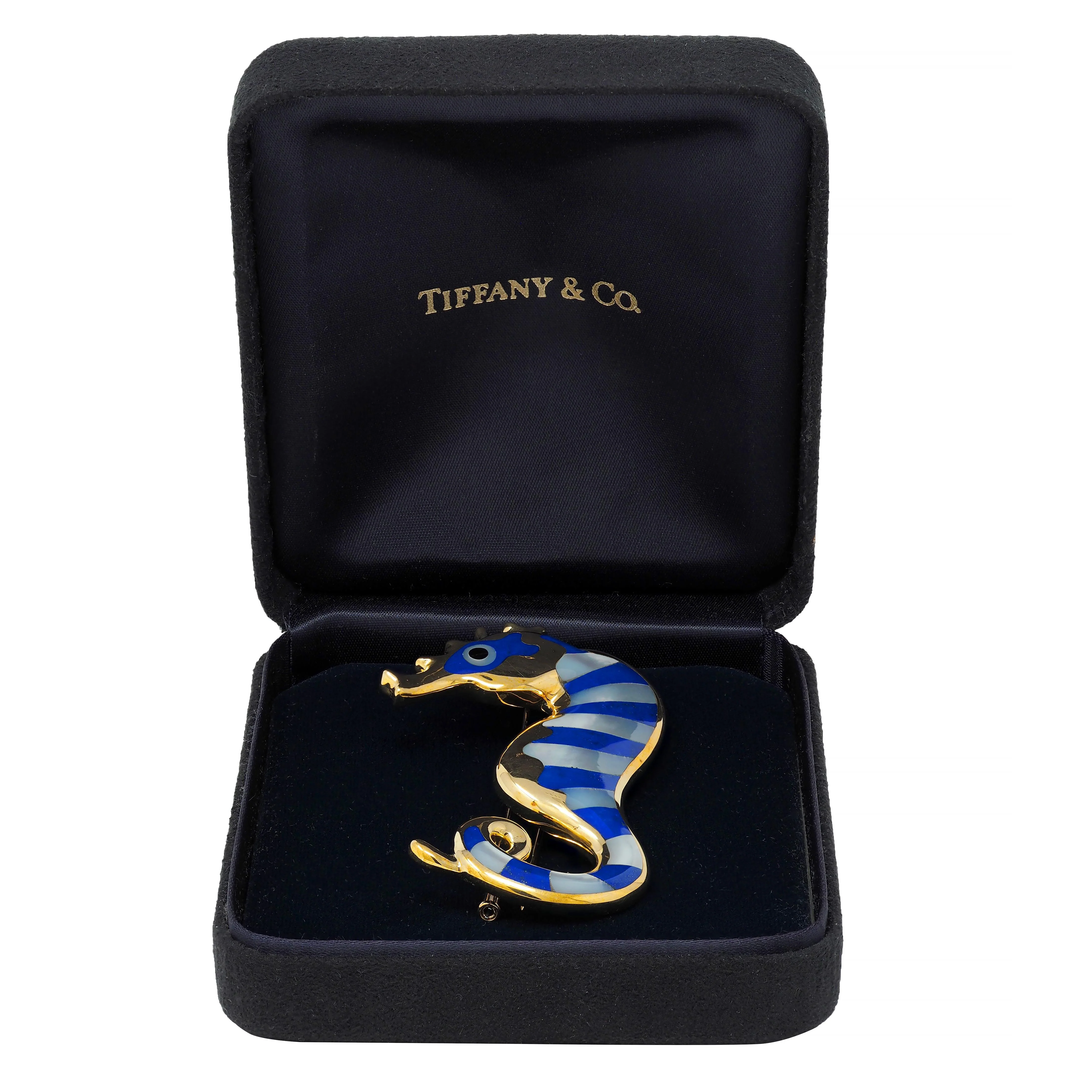 Tiffany & Co. 1970's Lapis Lazuli Mother-Of-Pearl Onyx 18 Karat Gold Vintage Seahorse Brooch - Image 2