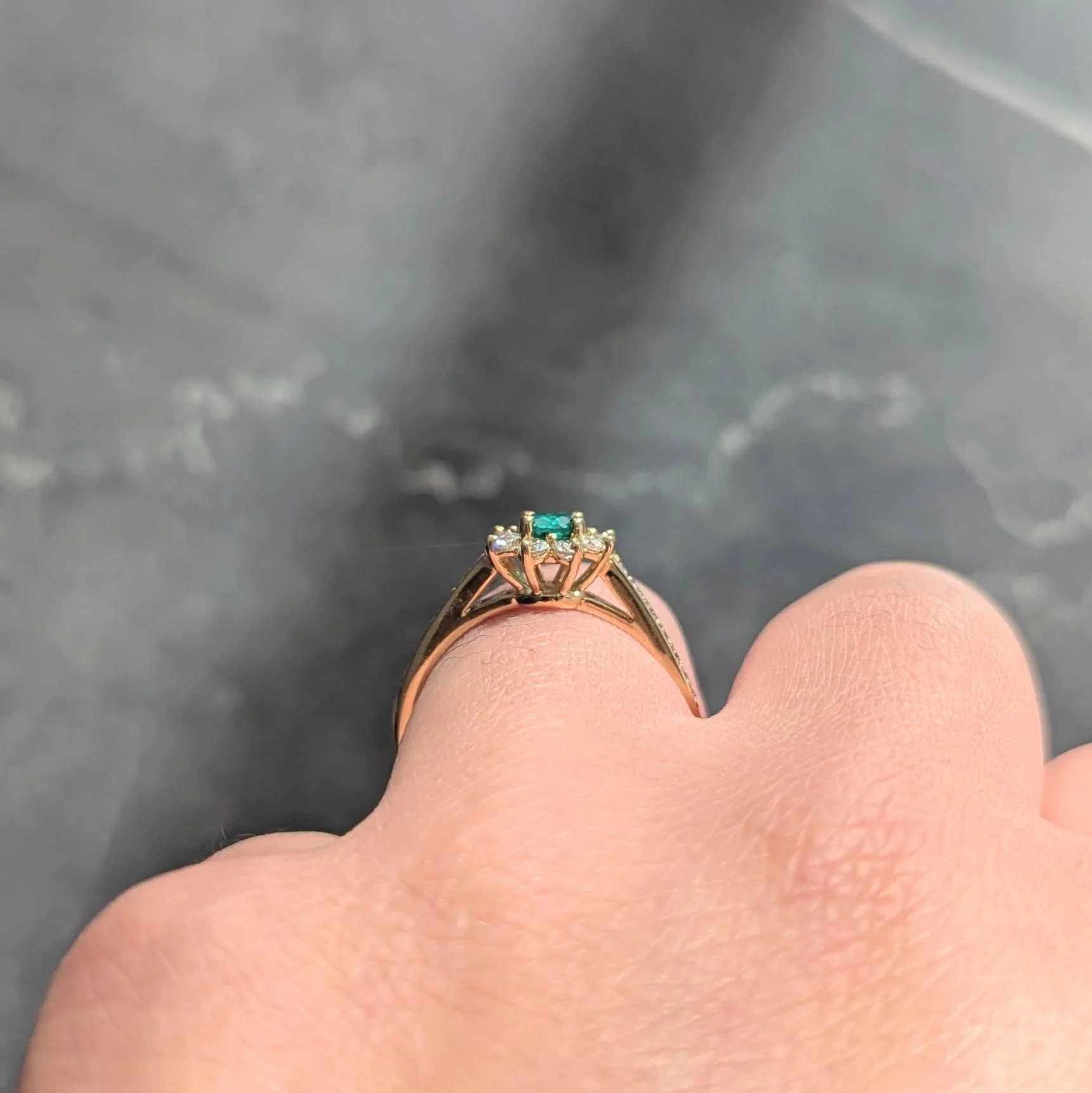 Tiffany & Co. 1990's 0.95 CTW Emerald Diamond 18 Karat Yellow Gold Vintage Cluster Ring - Image 7