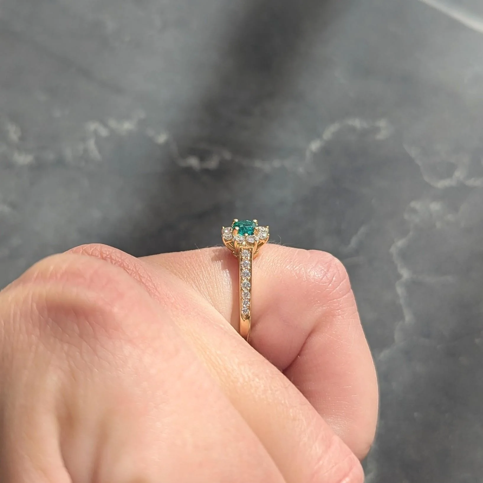Tiffany & Co. 1990's 0.95 CTW Emerald Diamond 18 Karat Yellow Gold Vintage Cluster Ring - Image 8