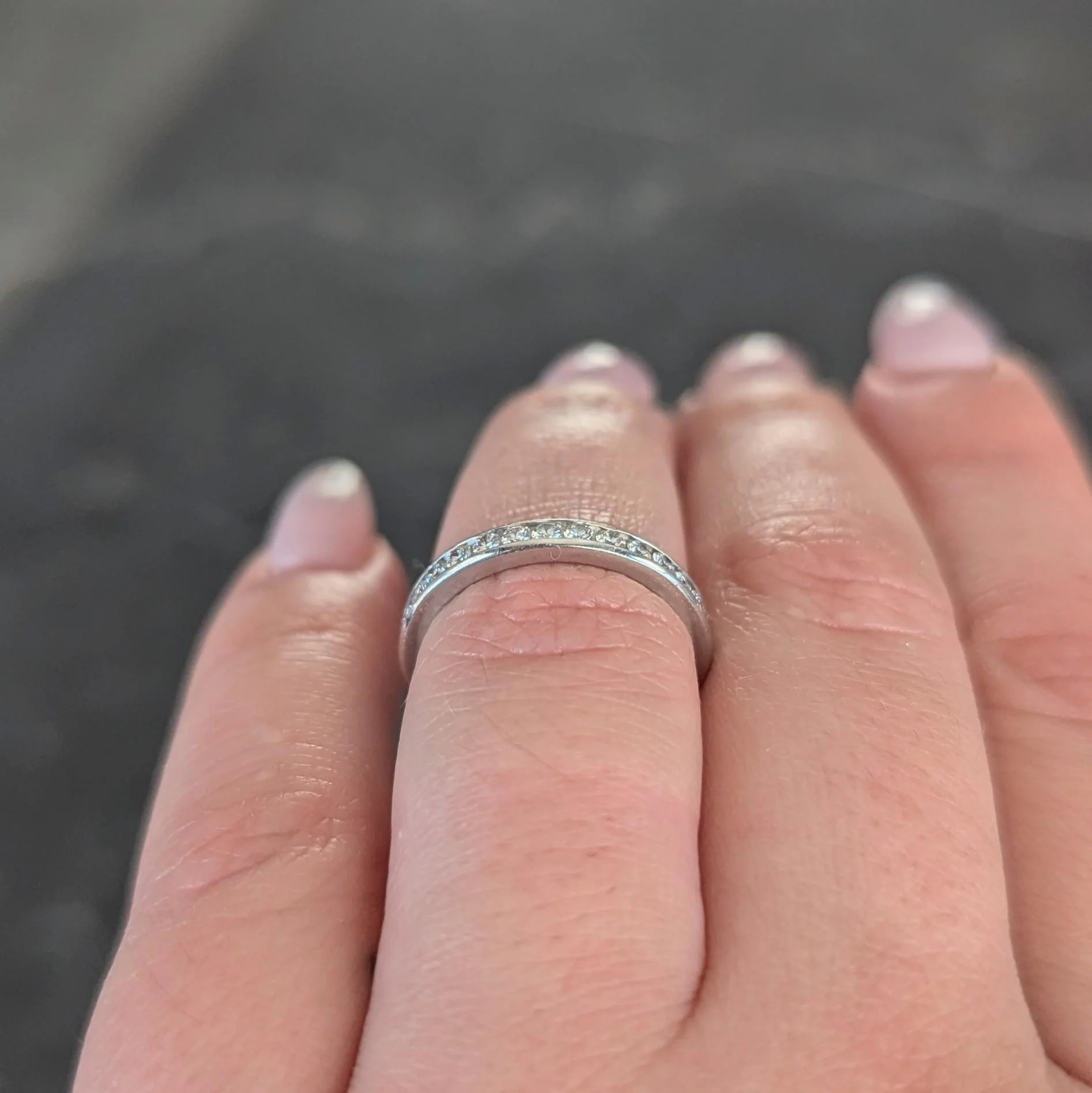 Tiffany & Co. 2000's 0.90 CTW Diamond Platinum Eternity Wedding Band Ring - Image 9