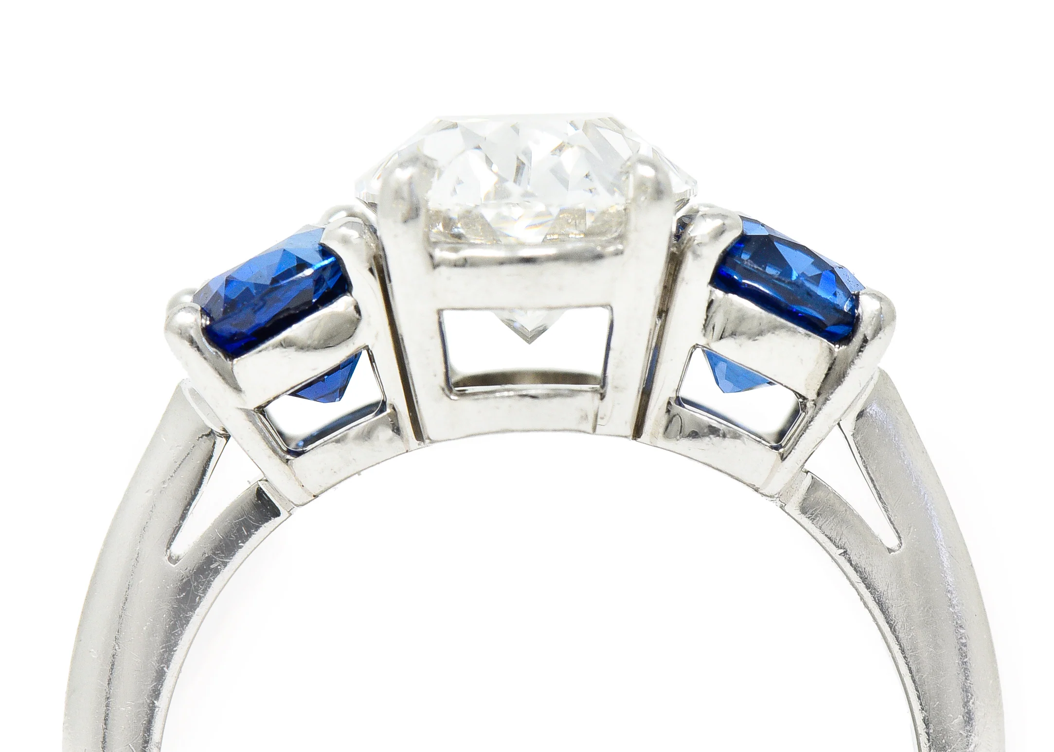Tiffany & Co. Contemporary 4.26 CTW Oval Cut Diamond Sapphire Platinum Three Stone Engagement Ring - Image 10