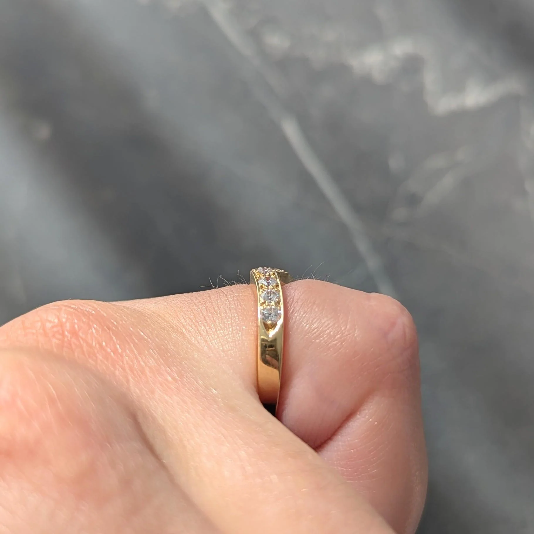 Tiffany & Co. Diamond 18 Karat Yellow Gold Chevron Contour V Band Ring - Image 12