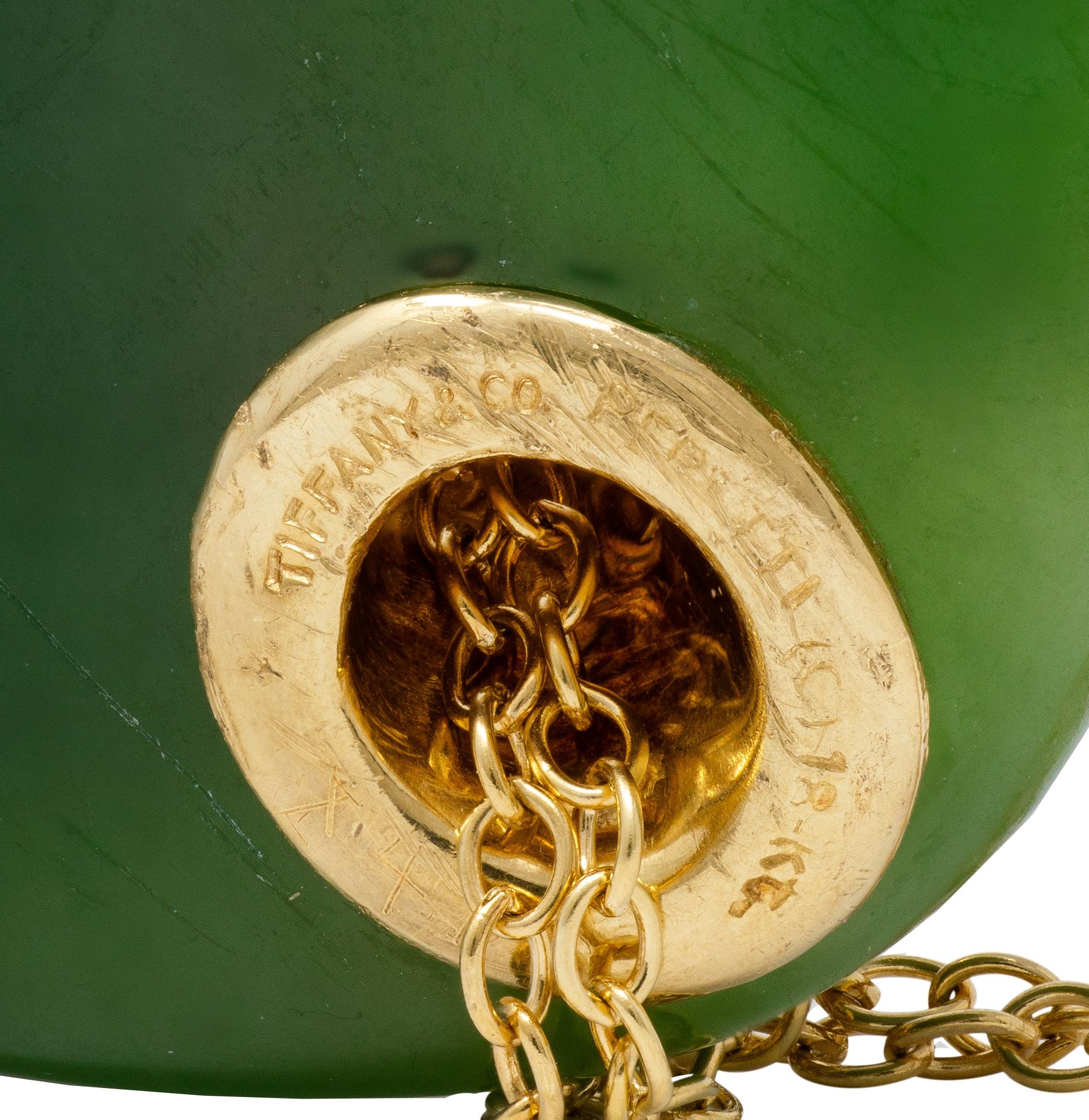 Tiffany & Co. Elsa Peretti 1970's Jade 18 Karat Yellow Gold Vintage Touchstone Pendant Necklace - Image 7