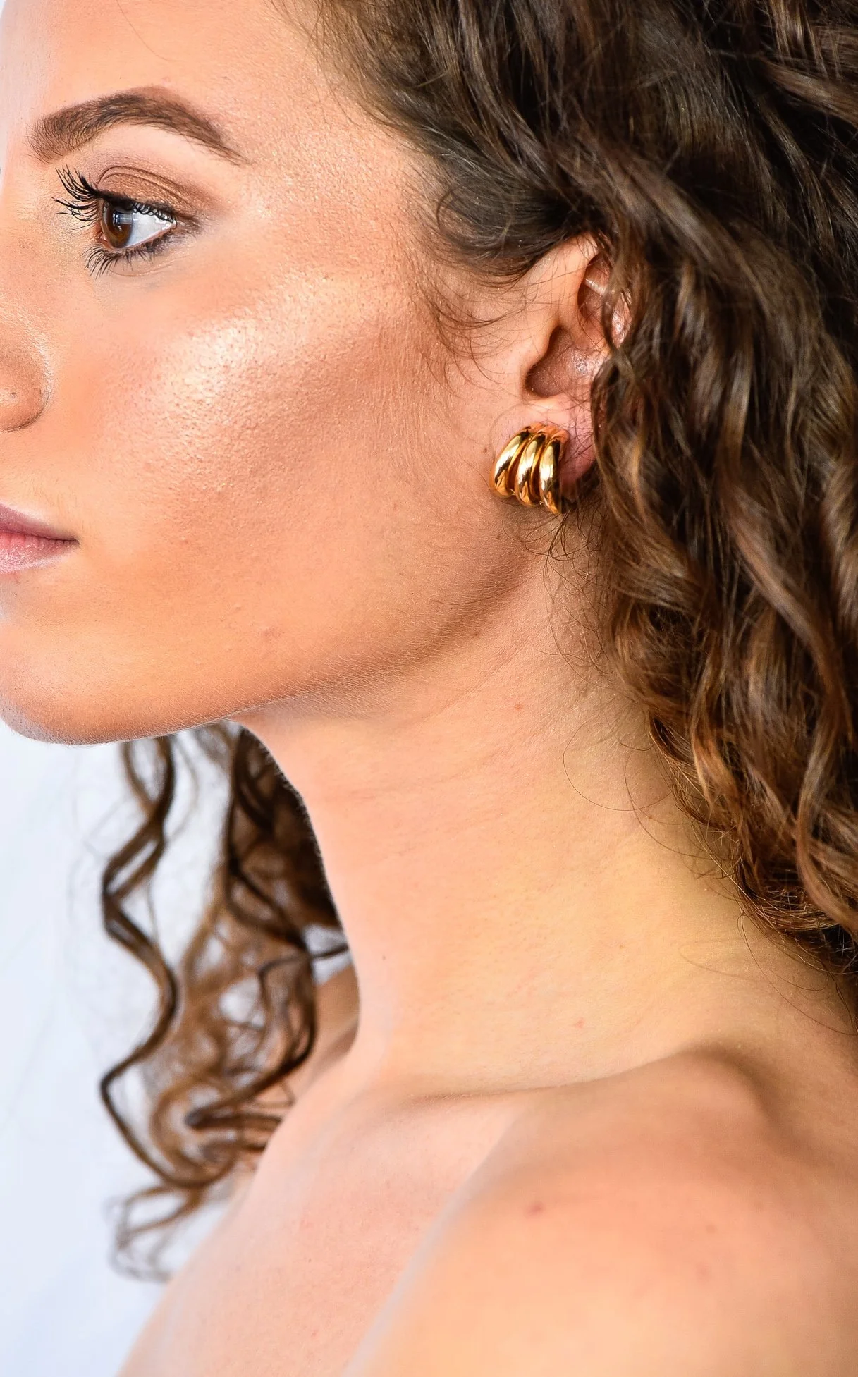 Tiffany & Co. Vintage 14 Karat Gold J Hoop Ear-Clip Earrings - Image 10