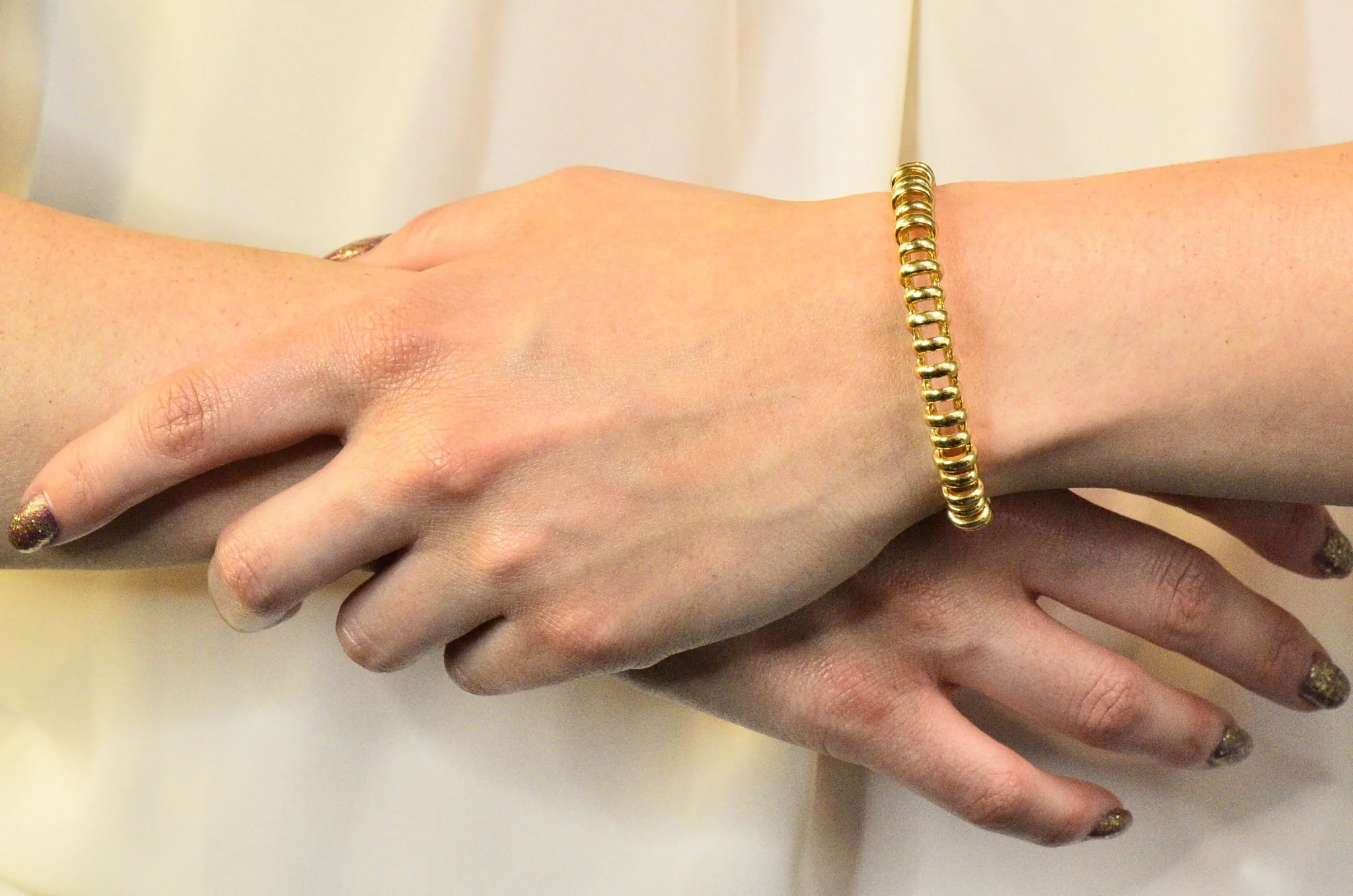 Tiffany & Co. Vintage 18 Karat Gold Ribbed Cuff Bracelet - Image 8