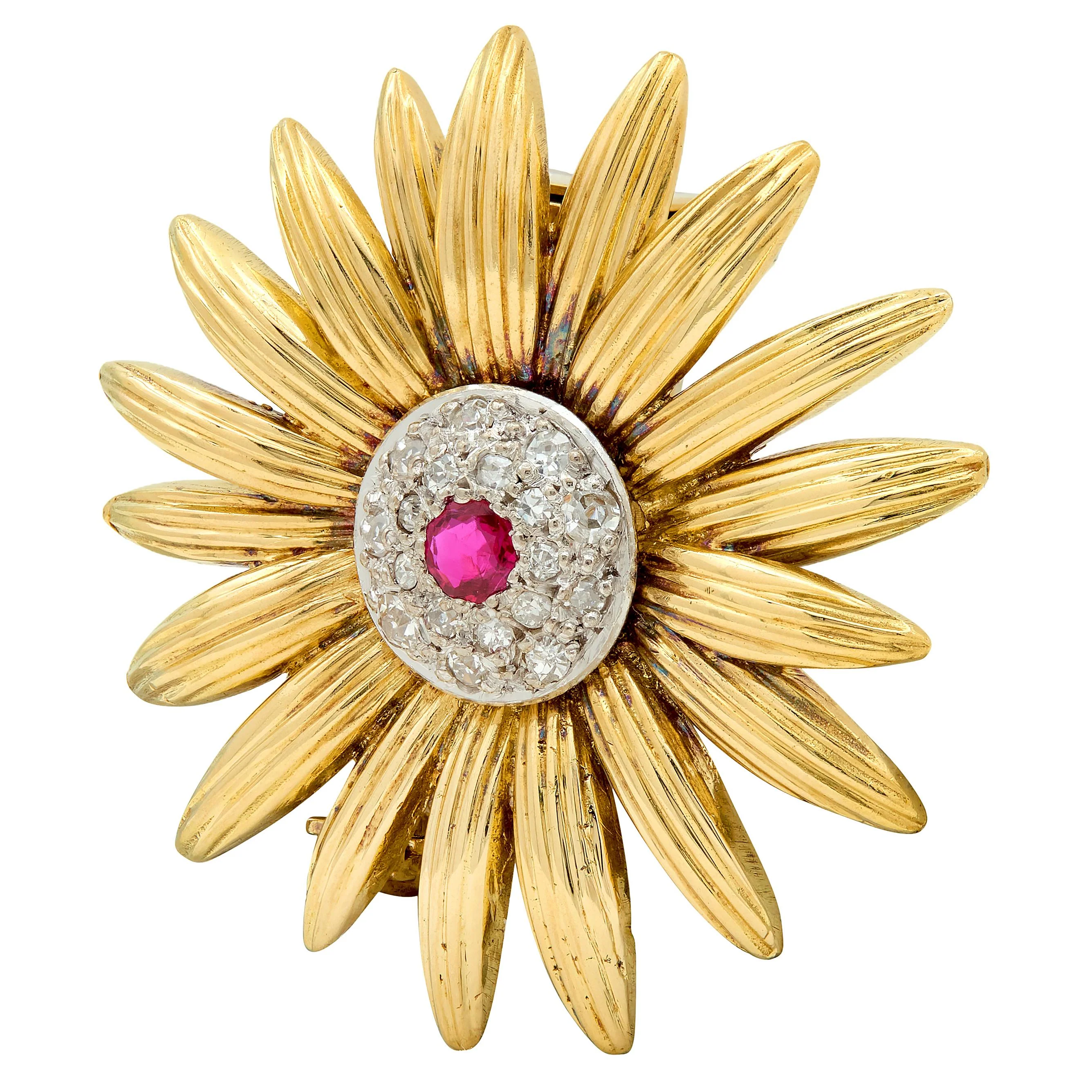 Van Cleef & Arpels 1950's Diamond Ruby Platinum 18 Karat Gold Vintage Flower Brooch - Image 5