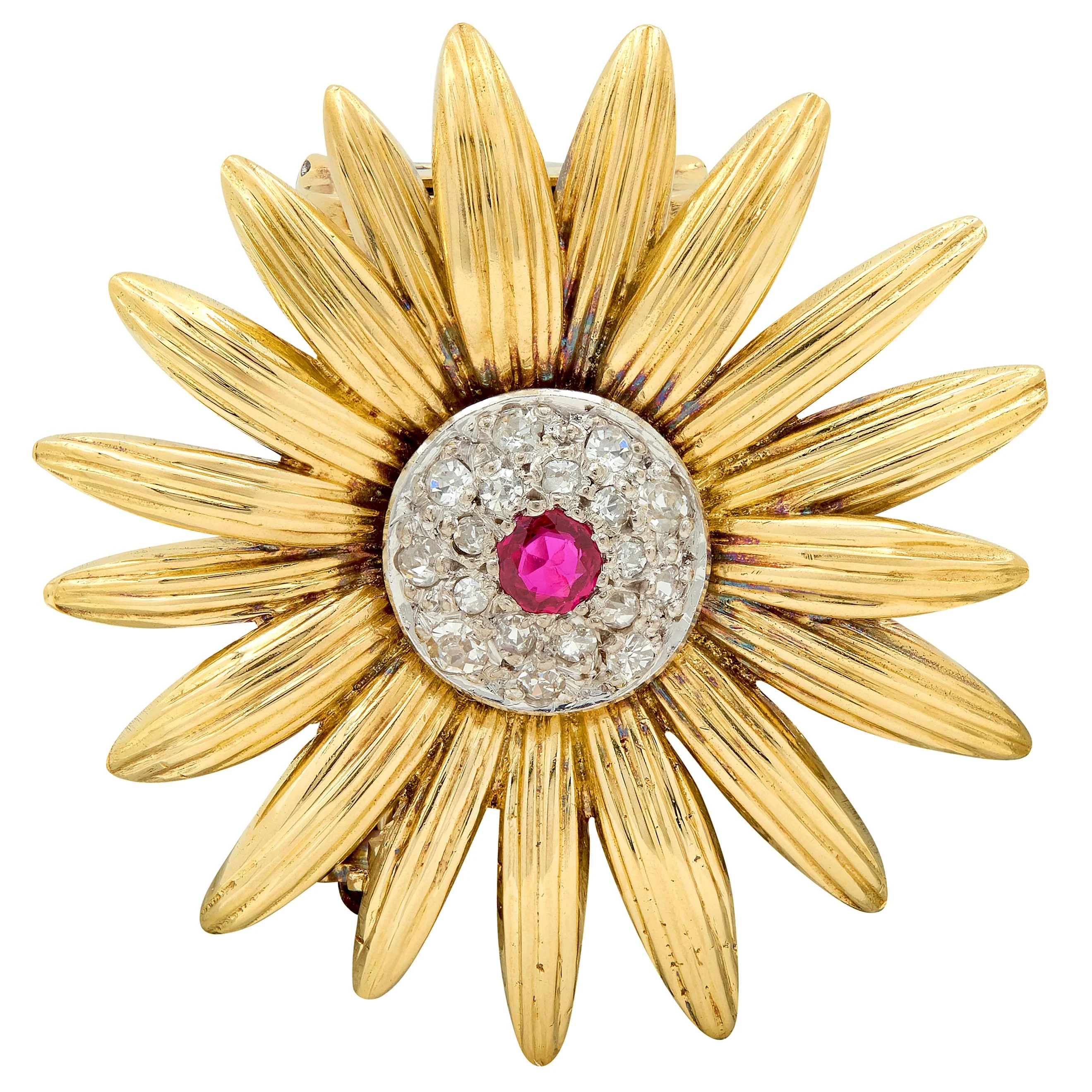 Van Cleef & Arpels 1950's Diamond Ruby Platinum 18 Karat Gold Vintage Flower Brooch - Image 7
