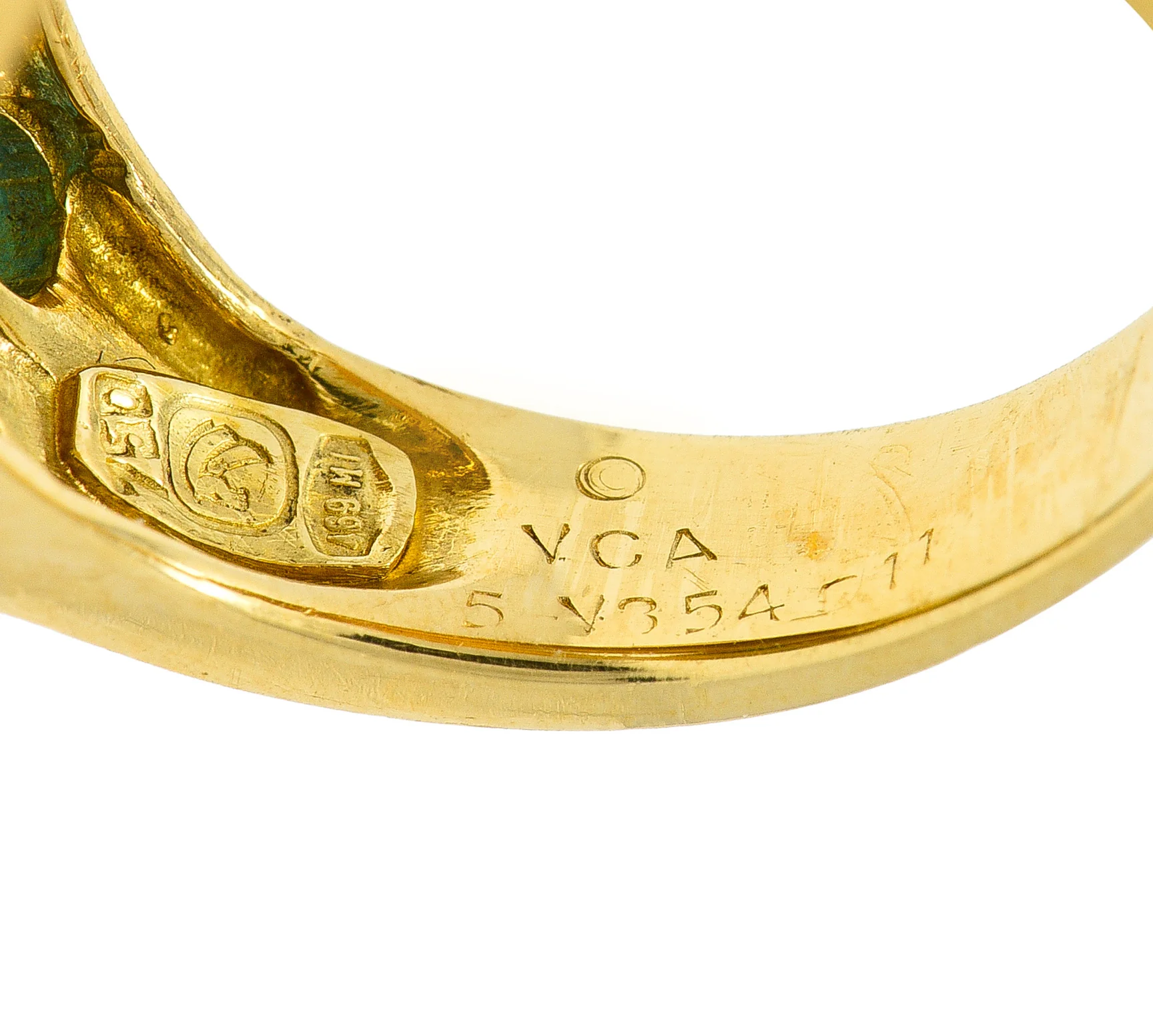 Van Cleef & Arpels 1960's Turquoise 18 Karat Yellow Gold Textured Loop Vintage Ring - Image 7