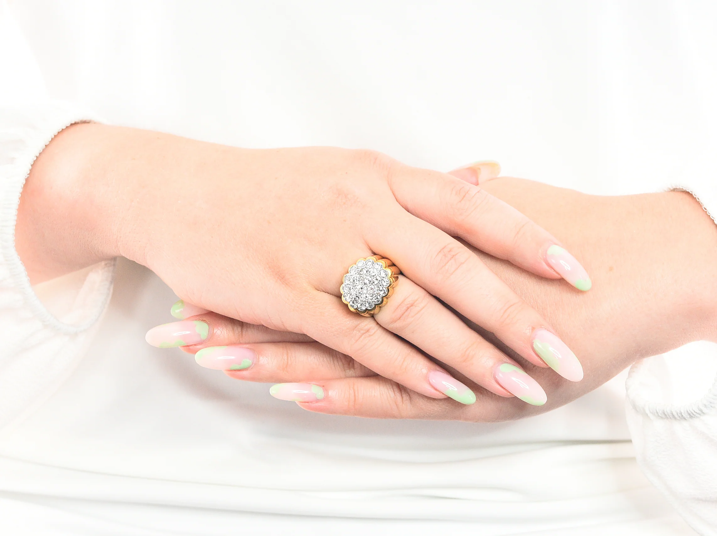 Van Cleef & Arpels 1970's 2.65 CTW Pave Diamond Platinum 18 Karat Gold Band Vintage Ring - Image 12