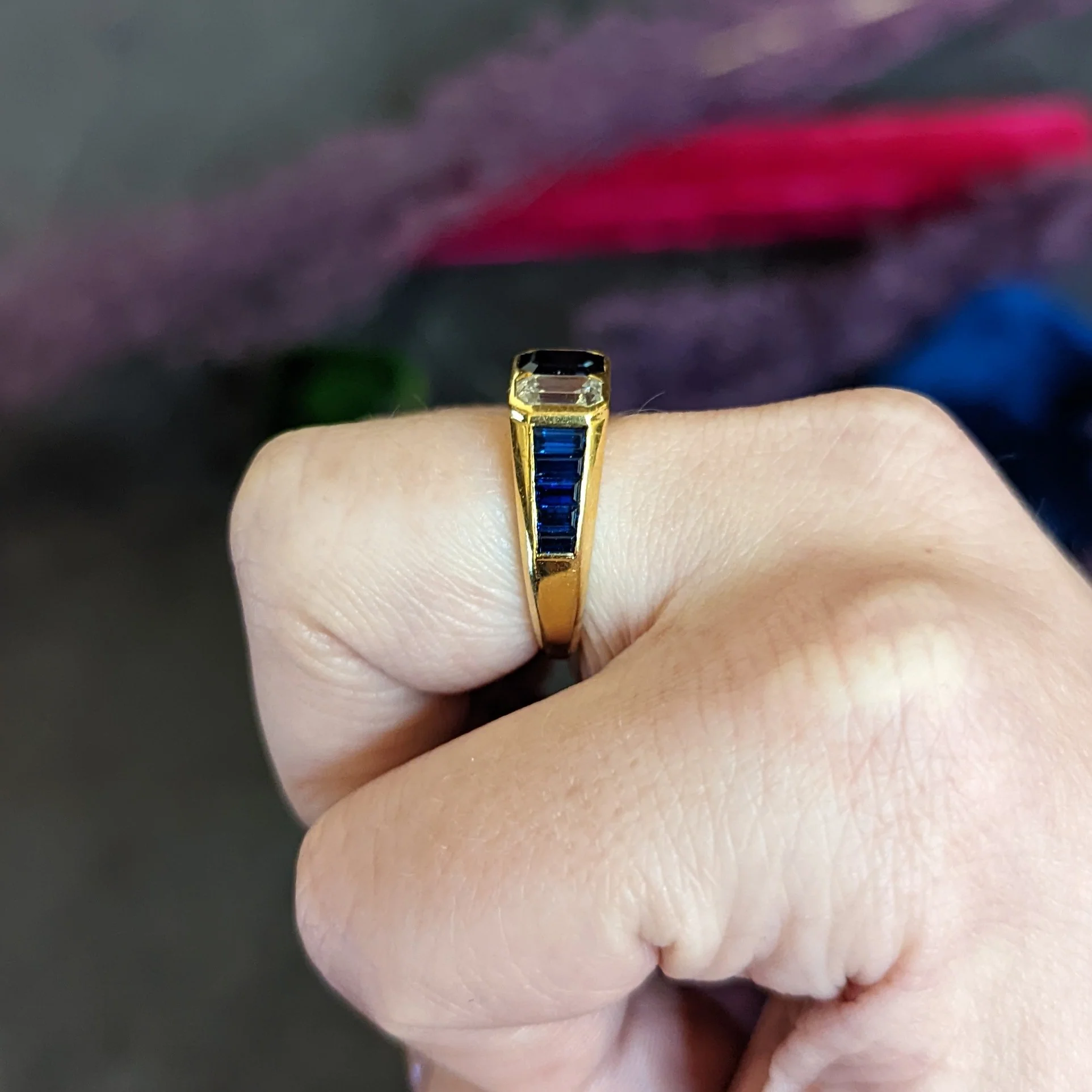 Van Cleef & Arpels 3.57 CTW Diamond Sapphire 18 Karat Gold French Unisex Vintage Ring - Image 14