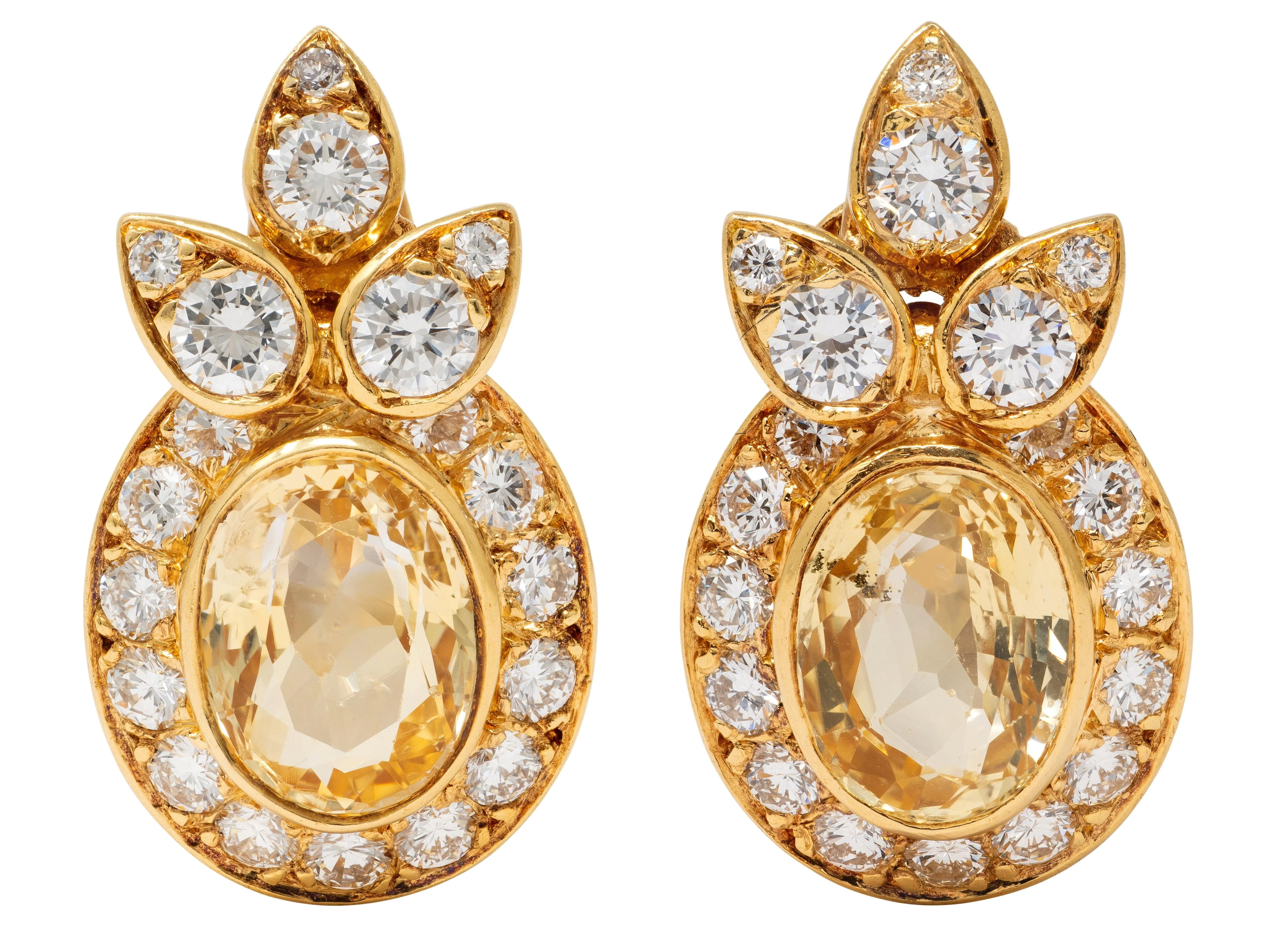 Van Cleef & Arpels French 1970's Diamond Sapphire 18 Karat Yellow Gold Vintage Ear-Clip Earrings