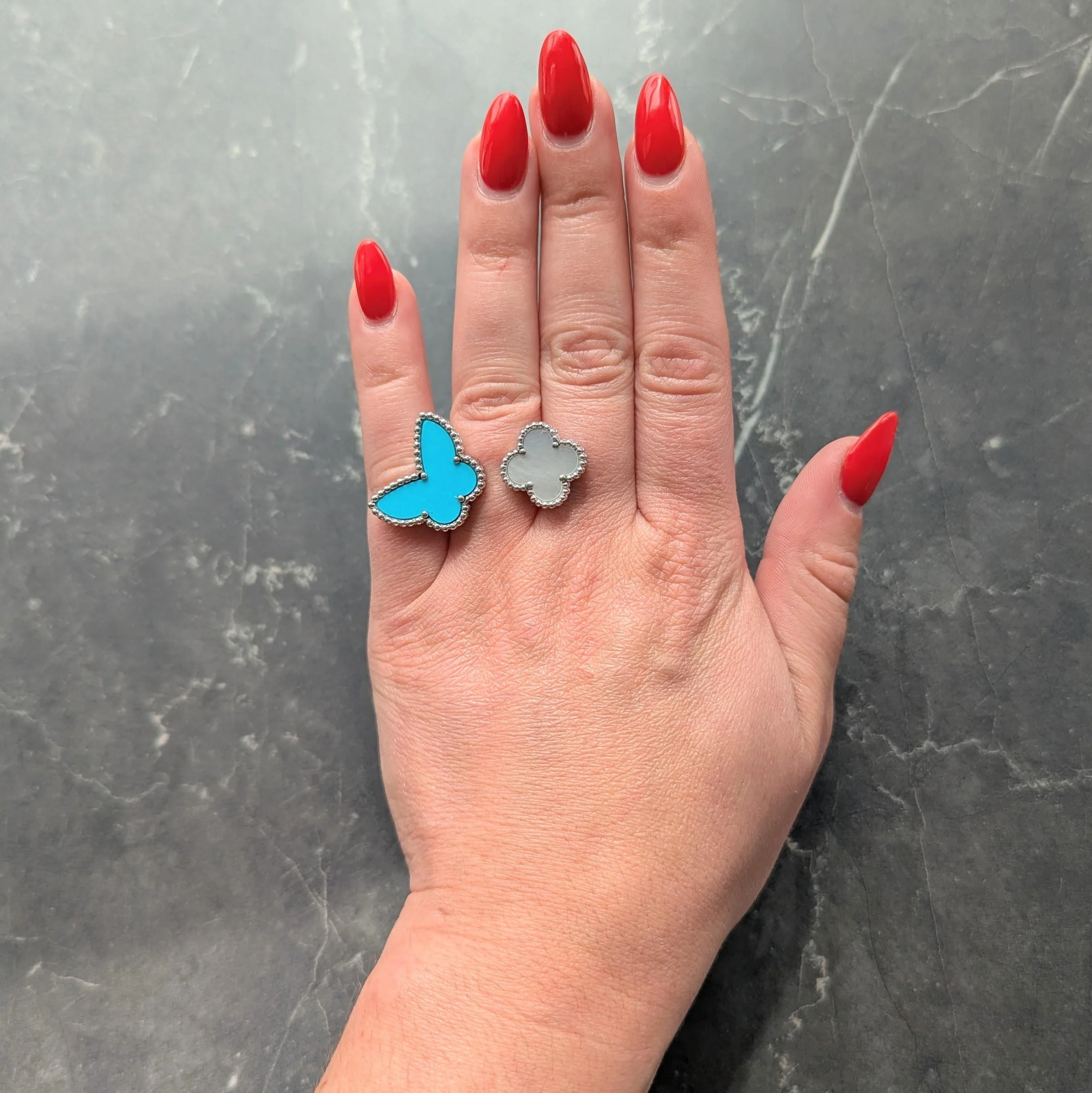 Van Cleef & Arpels Turquoise Mother-Of-Pearl 18 Karat White Gold Lucky Alhambra Butterfly Ring - Image 2