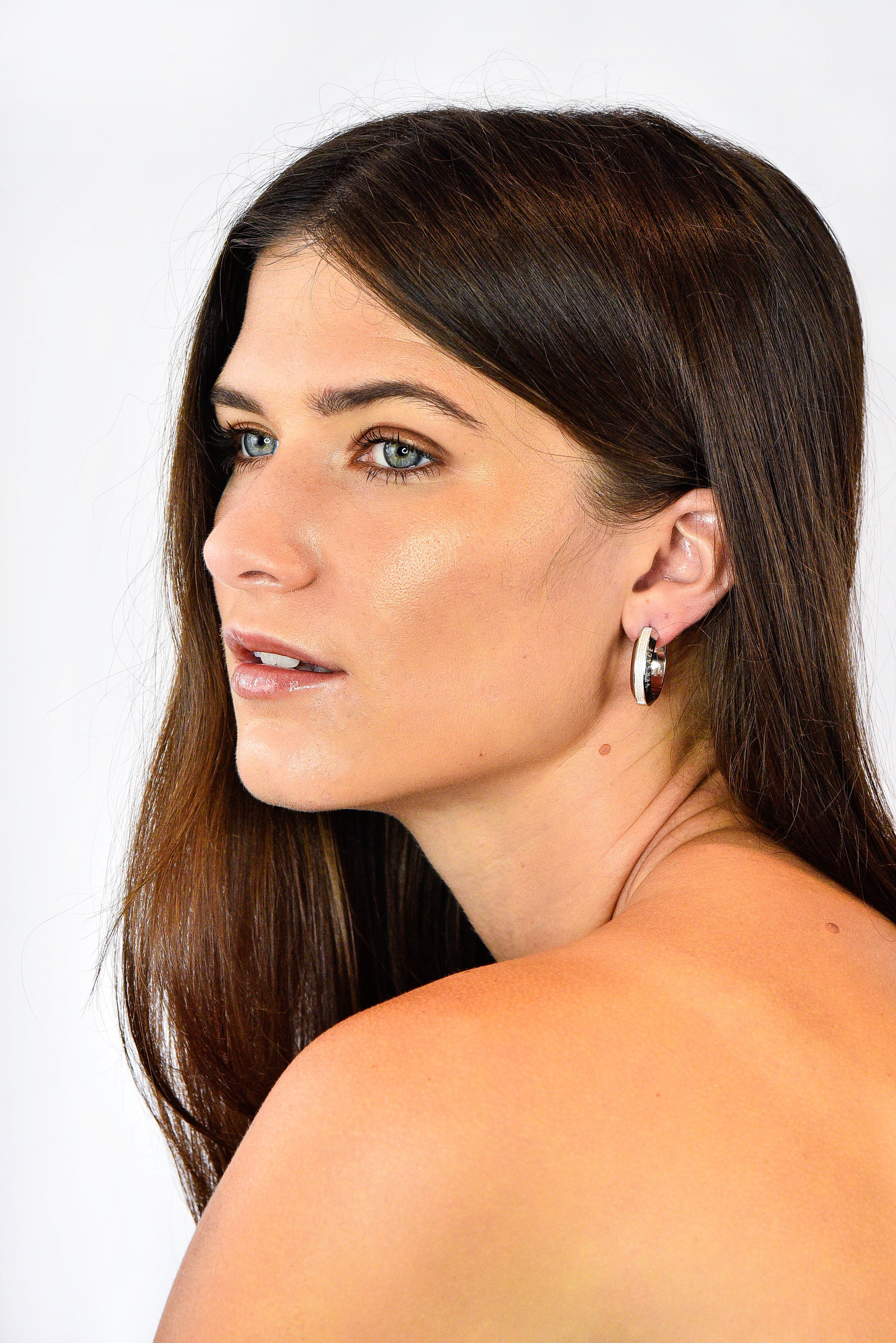 Versace Hardstone 18 Karat White Gold Greek Key Contemporary Hoop Earrings - Image 9