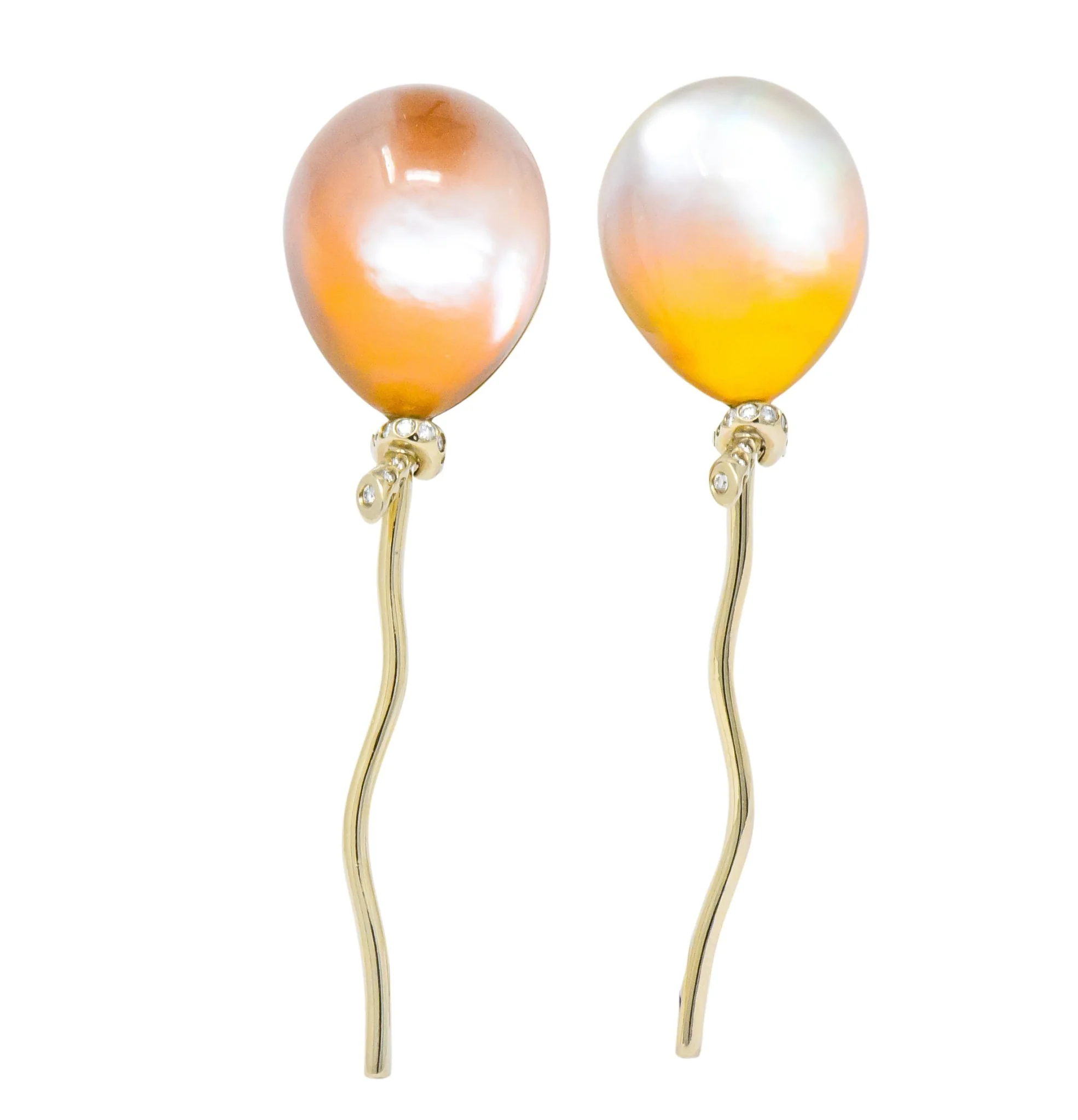 Vhernier Diamond Rock Crystal Mother-of-Pearl 18 Karat Gold Balloon Palloncino Ear-Clips Earrings - Image 6