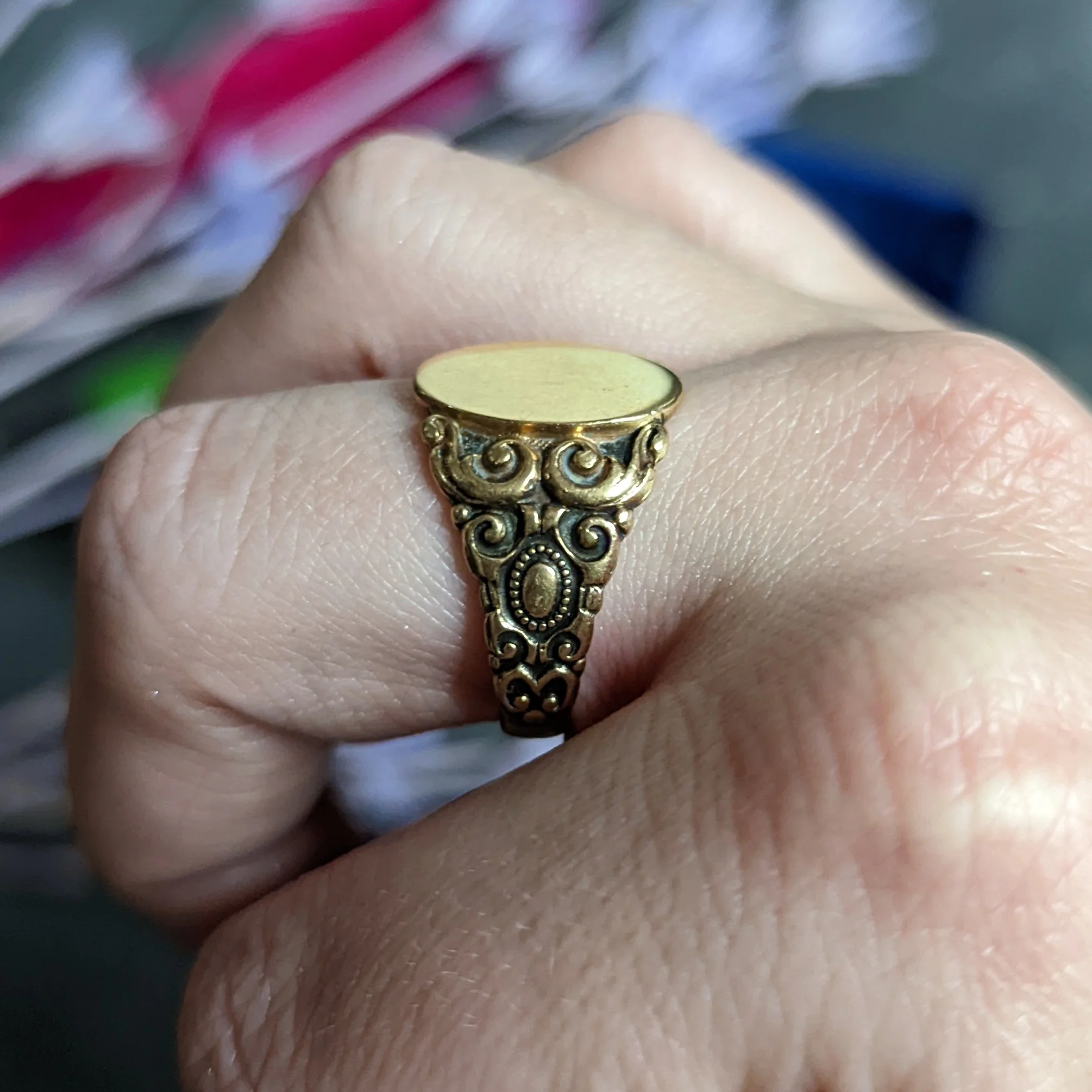 Victorian 14 Karat Gold Scrolling Men’s Unisex Signet Antique Ring - Image 11