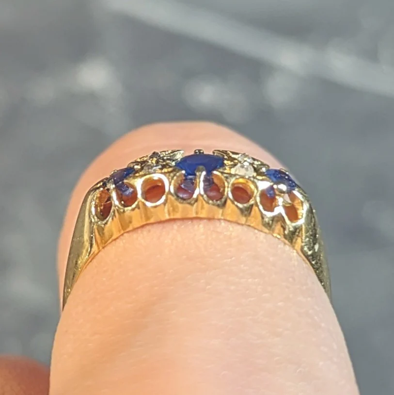 Victorian 1890 Sapphire Diamond 18 Karat Yellow Gold Antique Three Stone Belcher Band Ring - Image 16