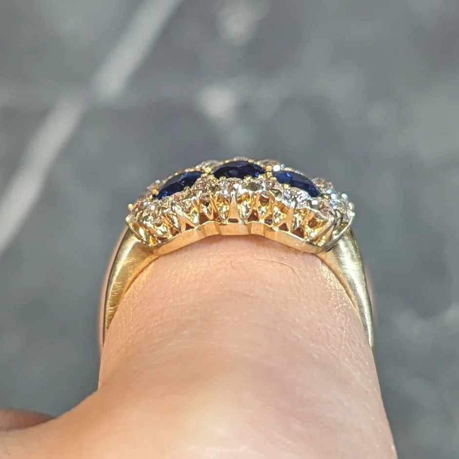 Victorian 2.58 CTW Sapphire Diamond 18 Karat Yellow Gold Antique Cluster Band Ring - Image 11
