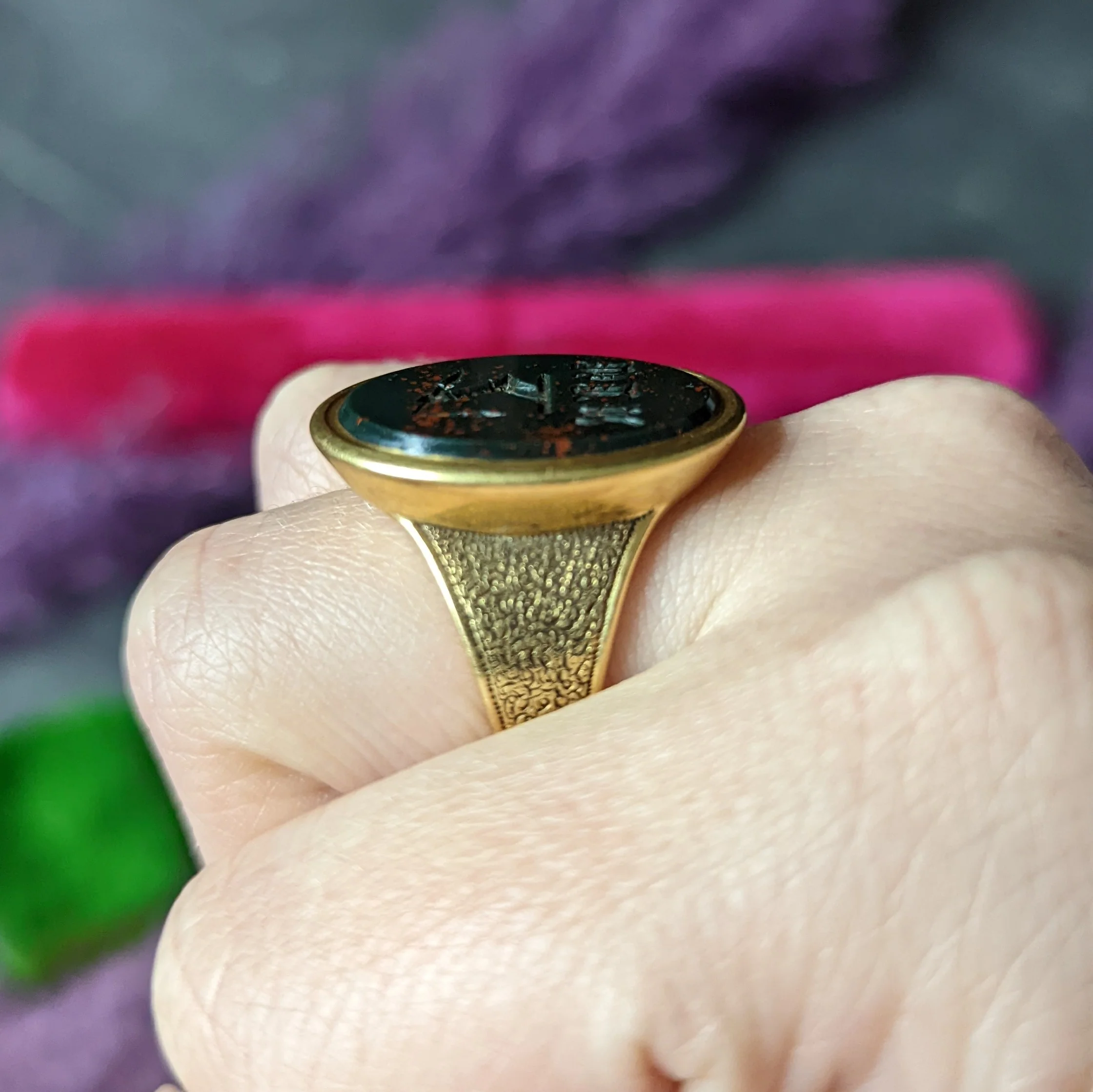 Victorian Bloodstone 18 Karat Gold Intaglio Monogram Signet Unisex Ring - Image 10