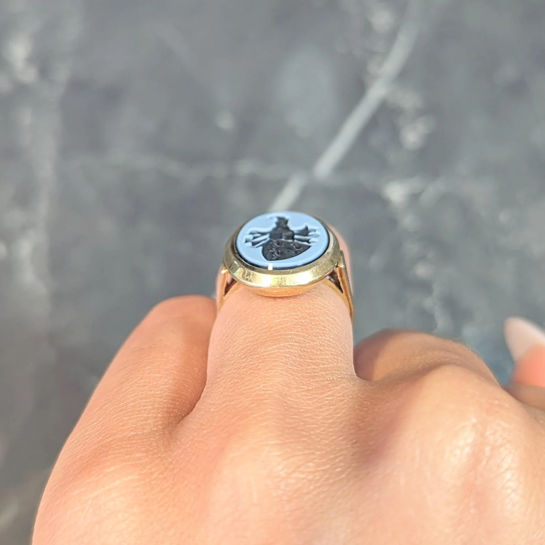 Victorian Carved Agate 14 Karat Yellow Gold Antique Heraldic Intaglio Unisex Signet Ring - Image 13
