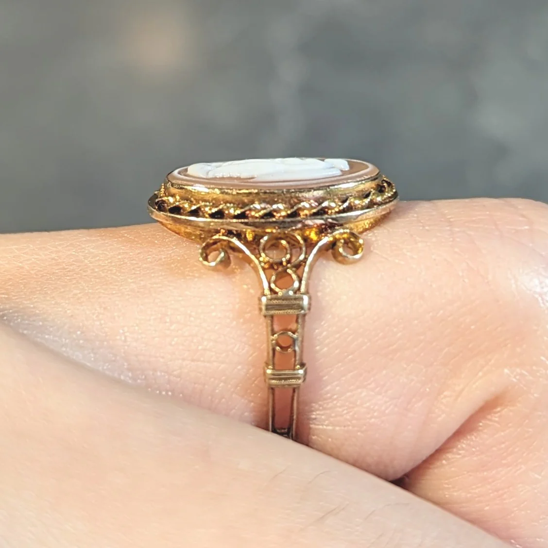 Victorian Carved Agate 14 Karat Yellow Gold Greek Godess Nike Antique Cameo Antique Ring - Image 13