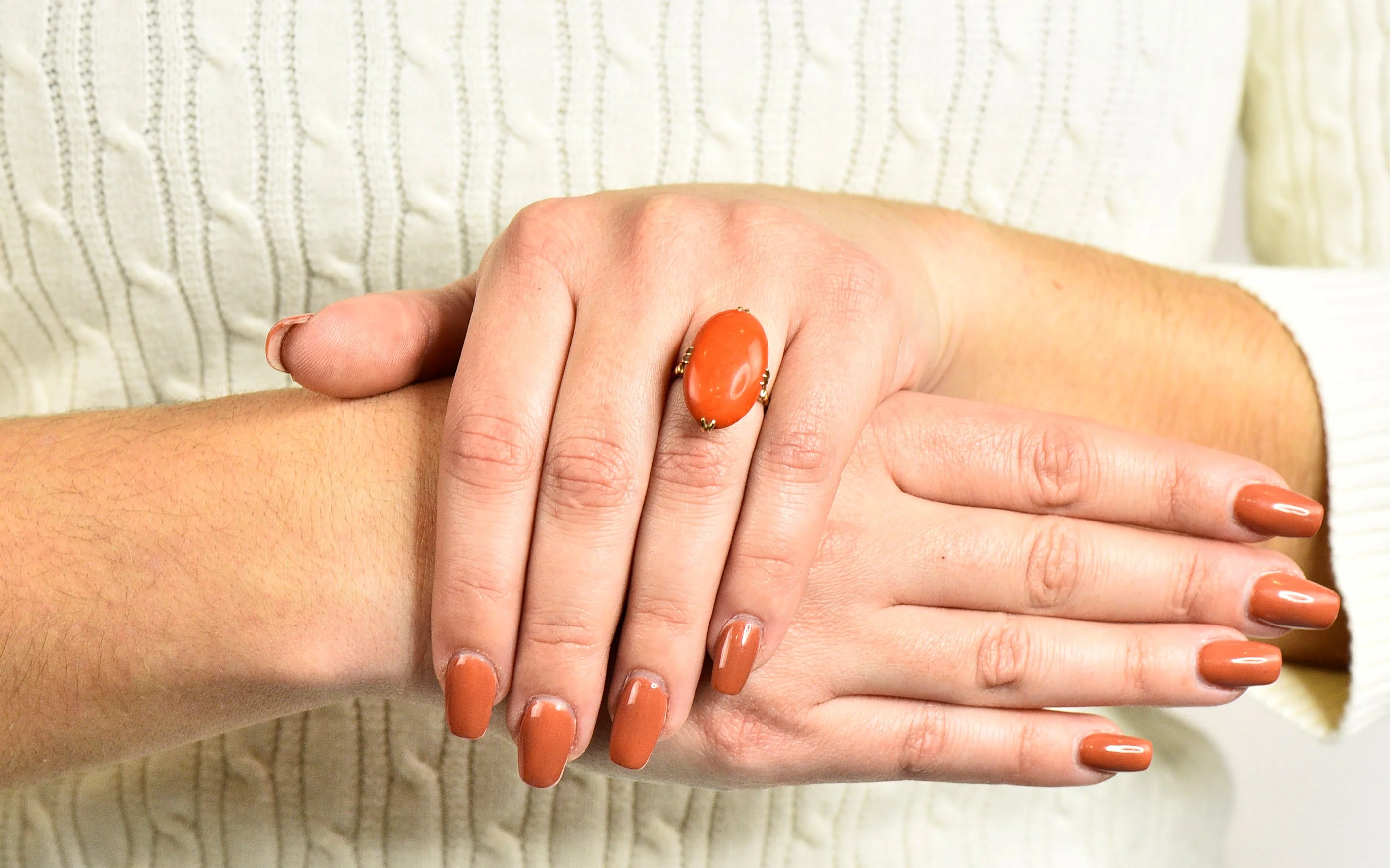 Victorian Coral Cabochon 18 Karat Gold Ring Circa 1900 - Image 11